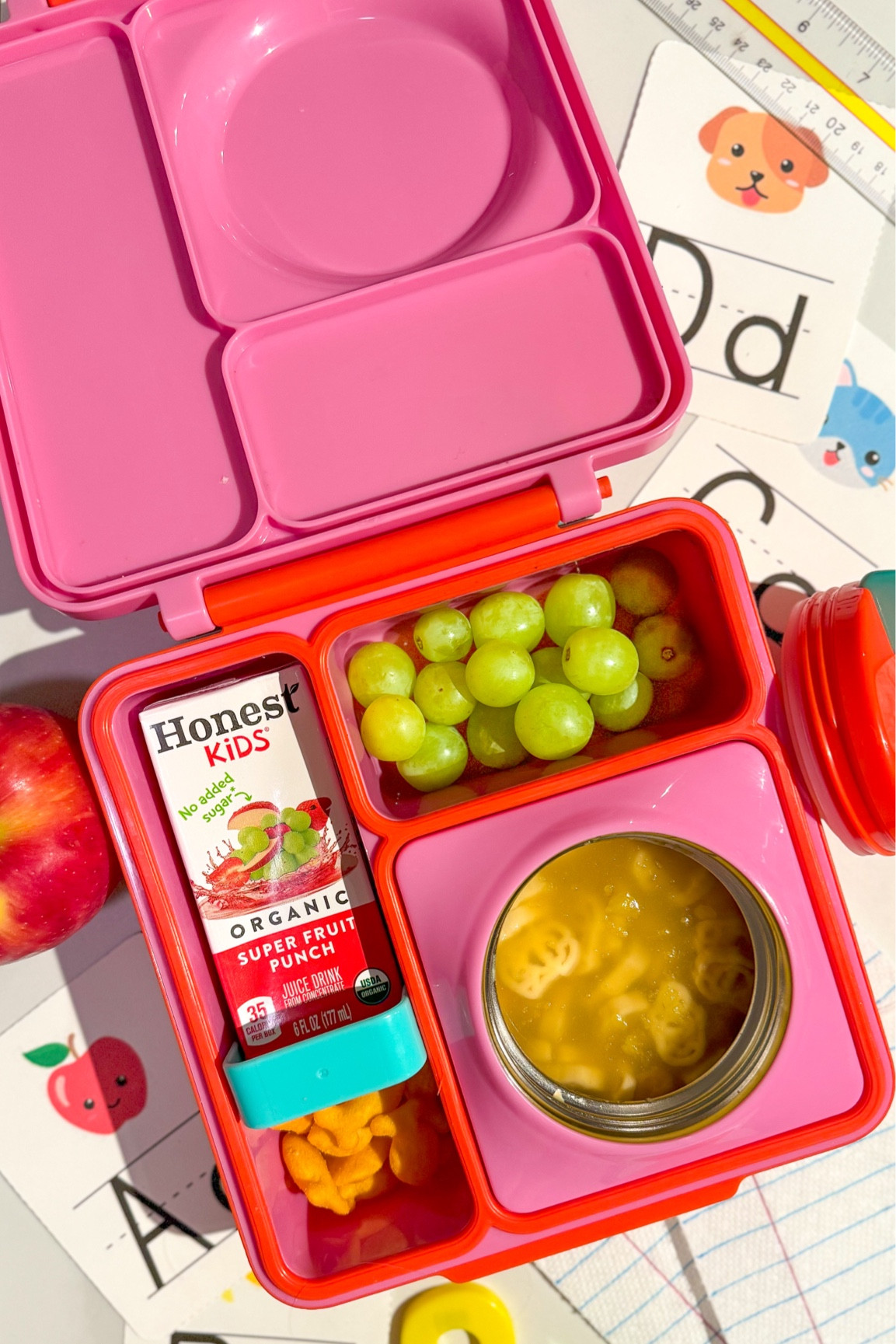 The perfect lunchbox! 🍎 Keeps foods hot and cold. Comes with a removable thermos insert, divider and removable seal for easy washing 🙂. 

#LTKSeasonal #LTKKids #LTKBacktoSchool