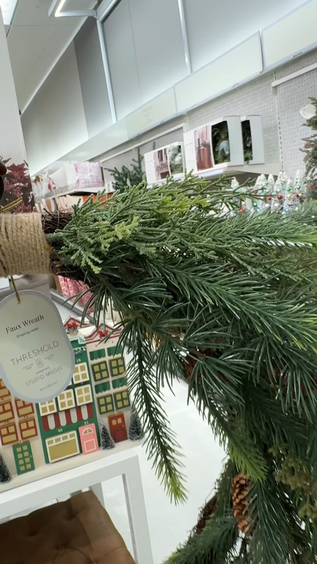 Christmas wreaths! So pretty 

#LTKcasa