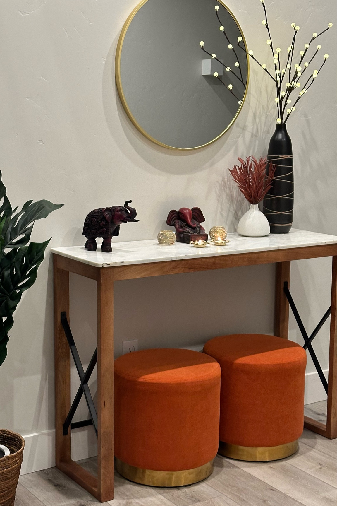 Fall Entryway Styling 

#LTKstyletip #LTKhome #LTKVideo
