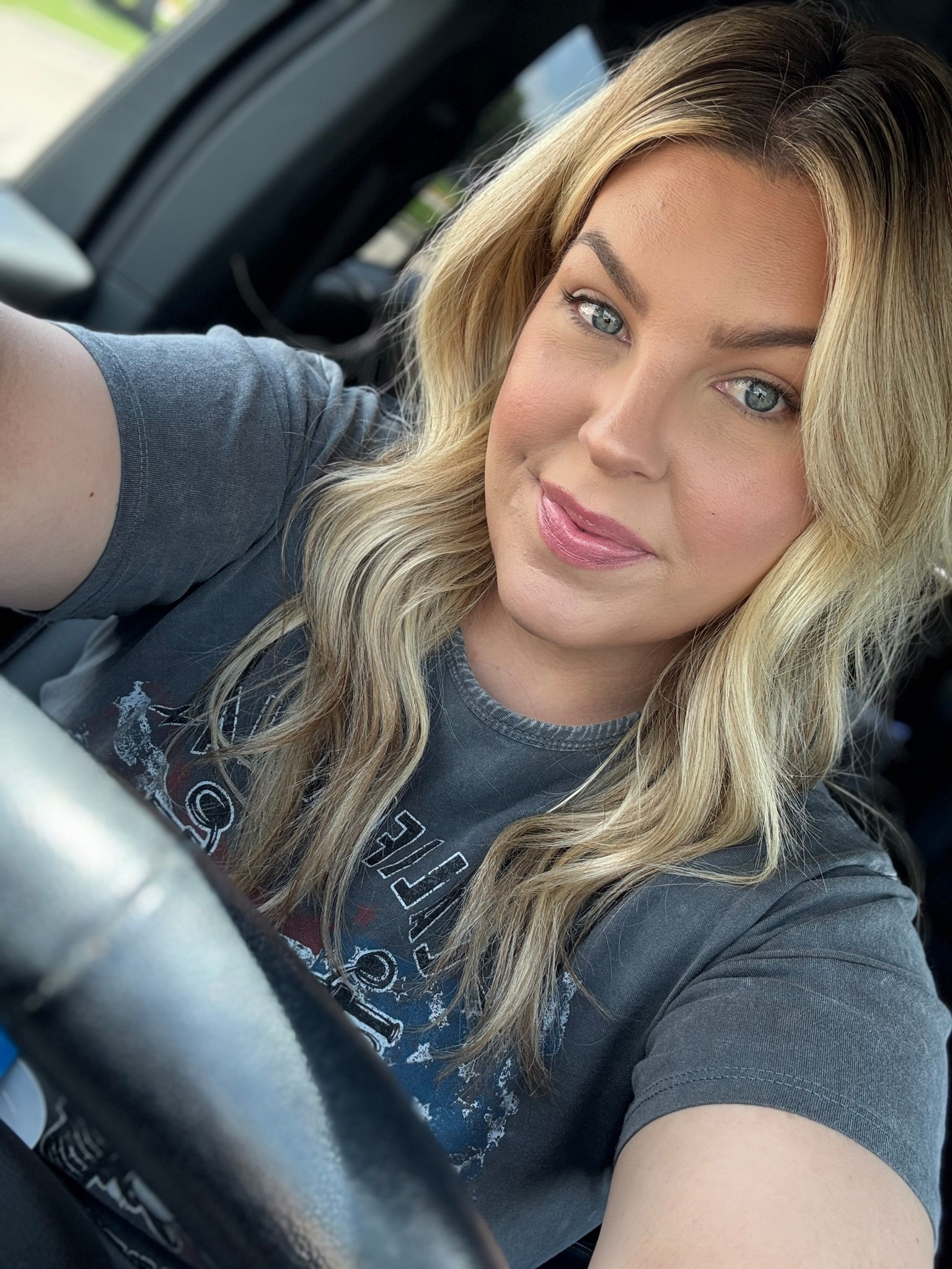 Everyday makeup 

#LTKSaleAlert #LTKMidsize