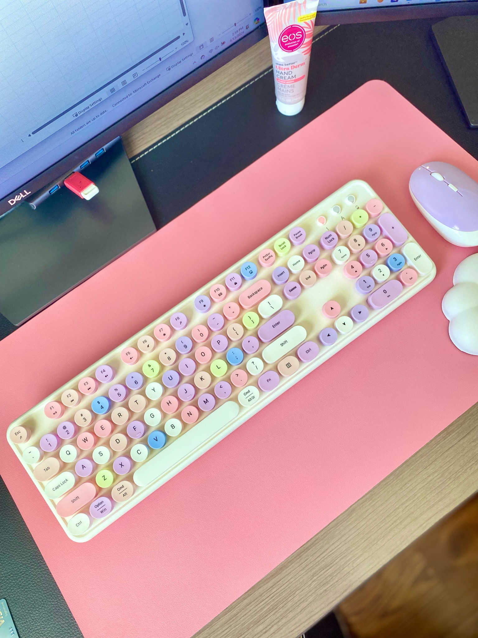 In love with this keyboard ⌨️💕🤩