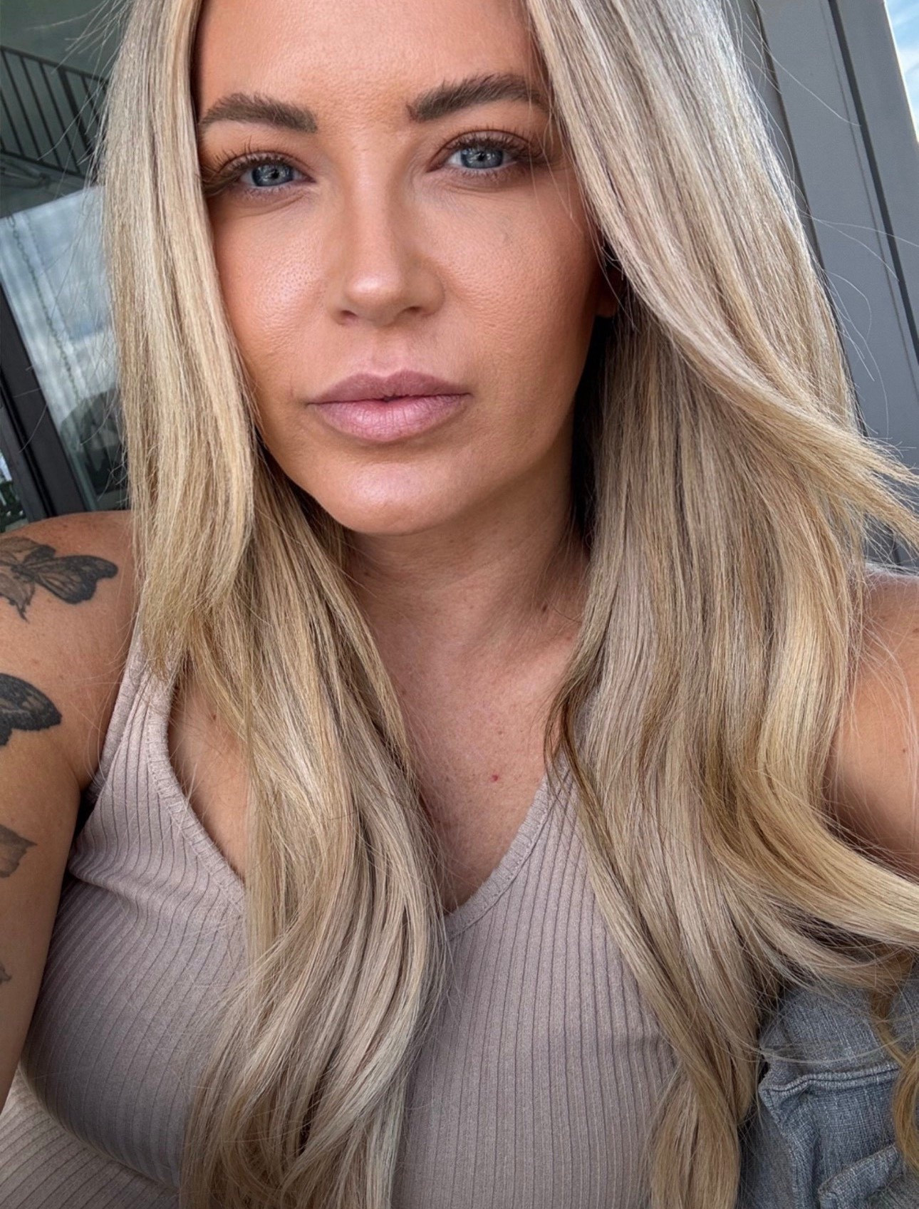 Foundation 
Makeup 
Glow
Beauty 
Skin care 


#LTKOver40 #LTKBeauty #LTKgrwm