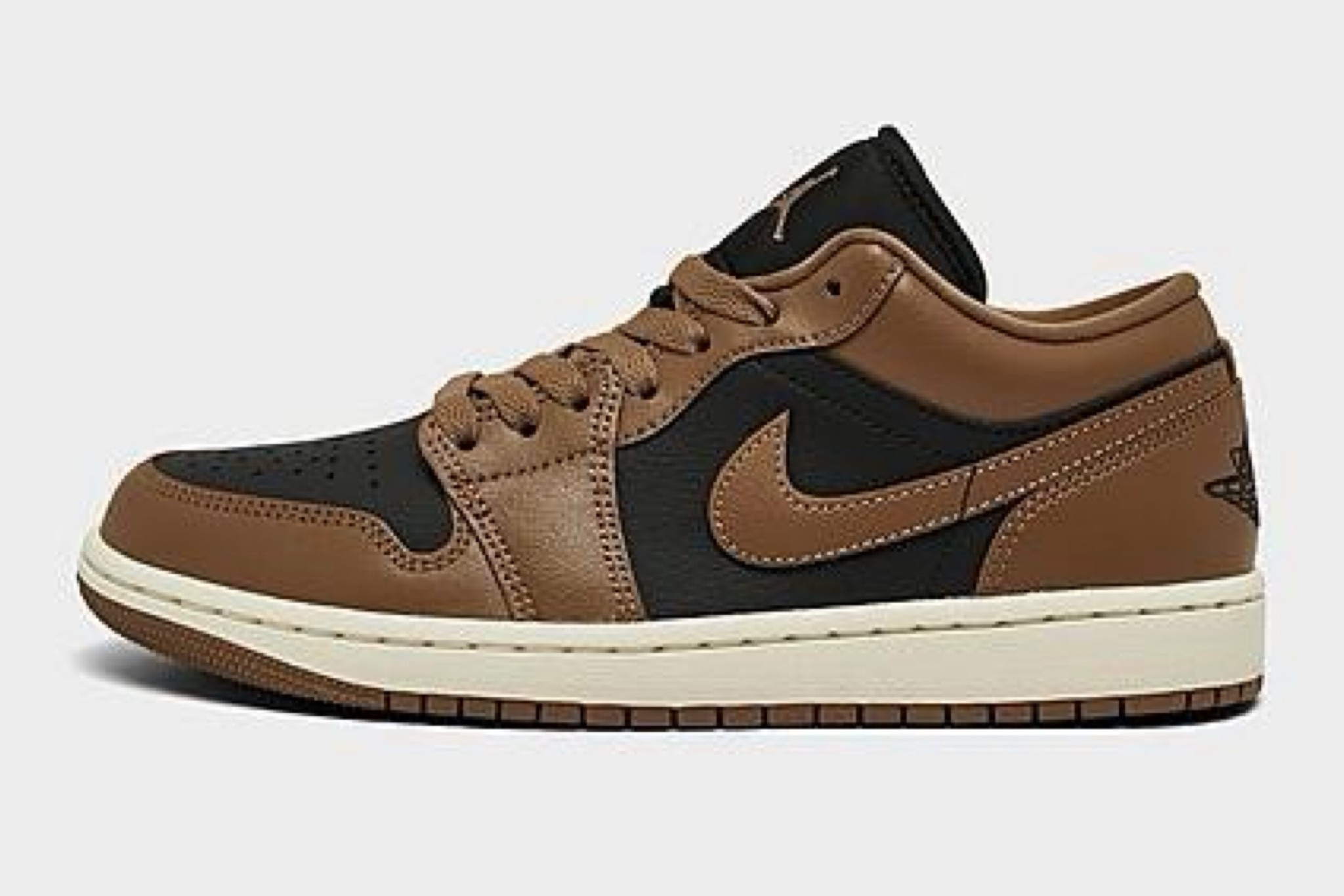 Neutral and so cute for the cooler months! #airjordan #sneakers #nike

#LTKNYFW #LTKCon #LTKFallSale