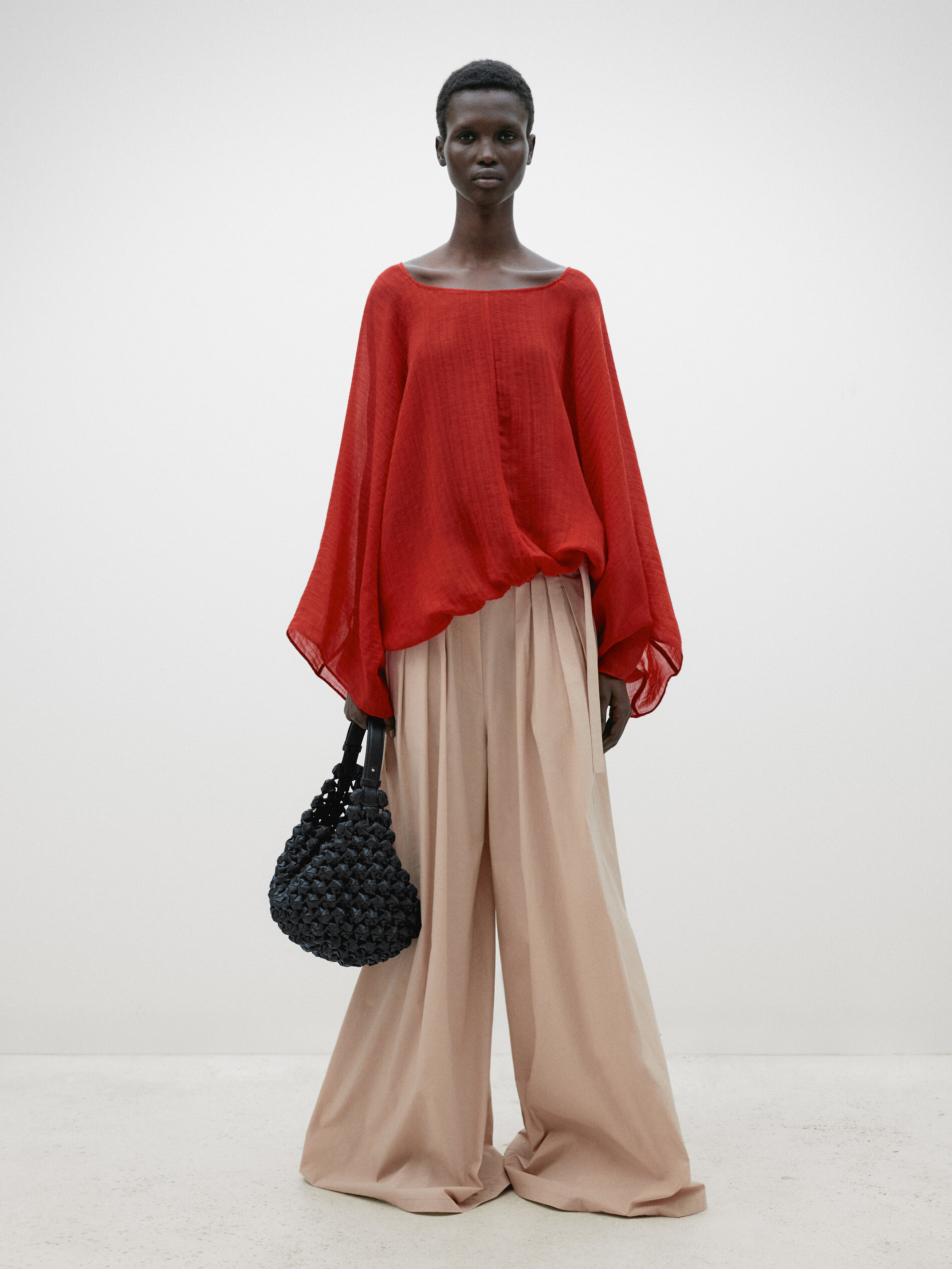 Poplin palazzo trousers with contrast button - Limited Edition | Massimo Dutti US