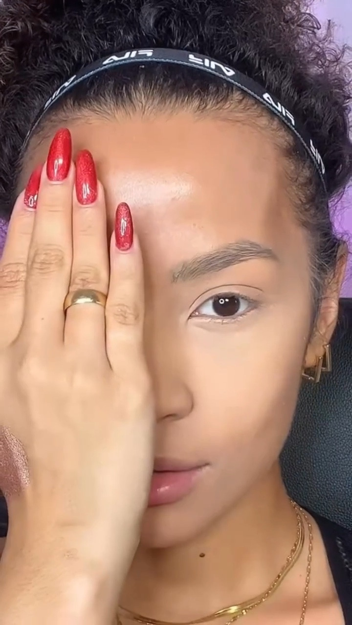 ILUMINADOR DAS OLHEIRAS SIM! Pega essa dica pra disfarçar as olheiras usando iluminador

#LTKbeauty #LTKbrasil