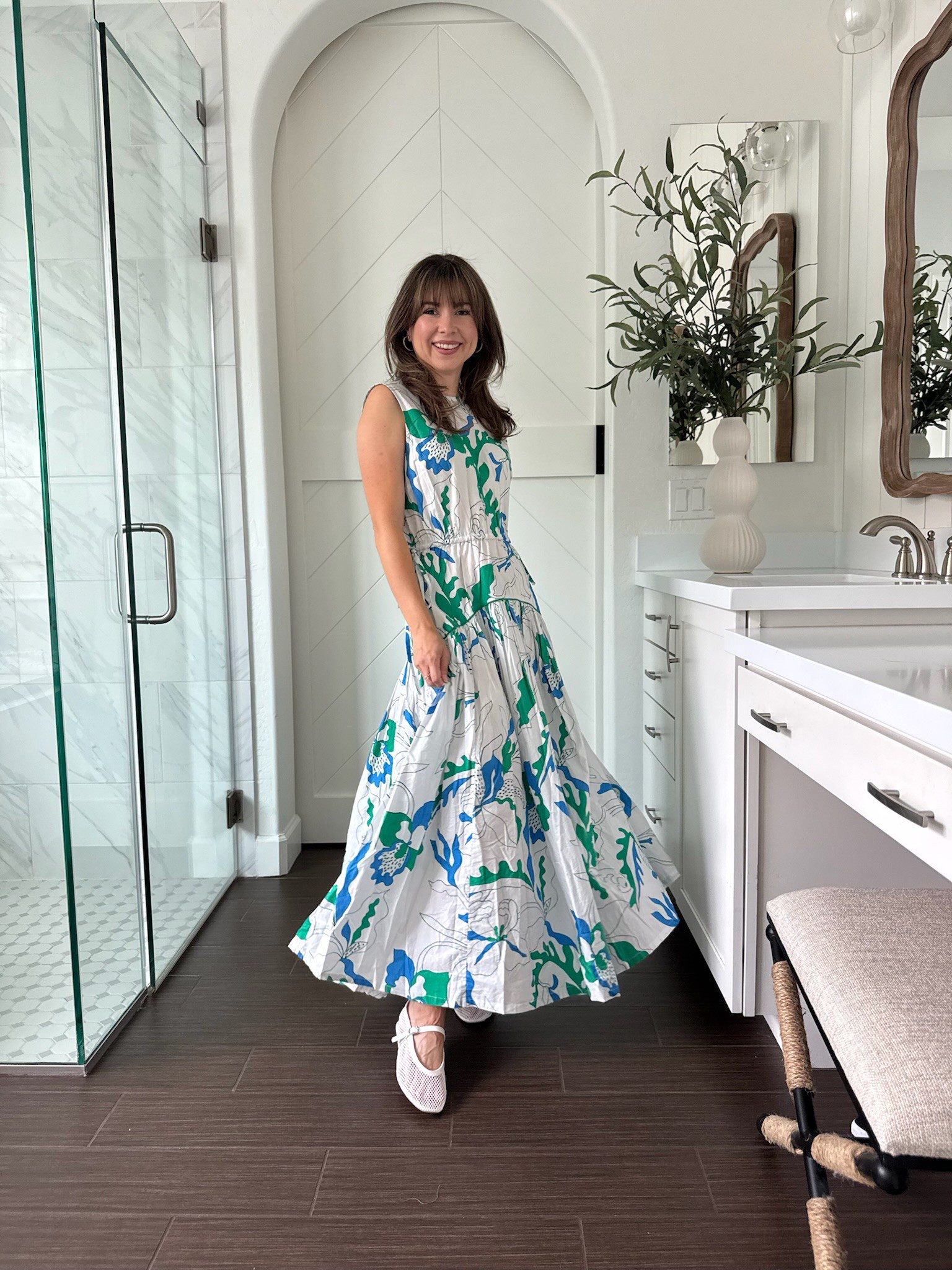 I cannot get over the pattern on this dress. It is so pretty. This dress is petite friendly.

Summer fashion. Summer outfit. Summer dress. Chic outfit. Elevated looks. Mom fashion. Petite fashion. Trendy fashion. Ballet flats. 

#LTKStyleTip #LTKPetite #LTKShoeCrush