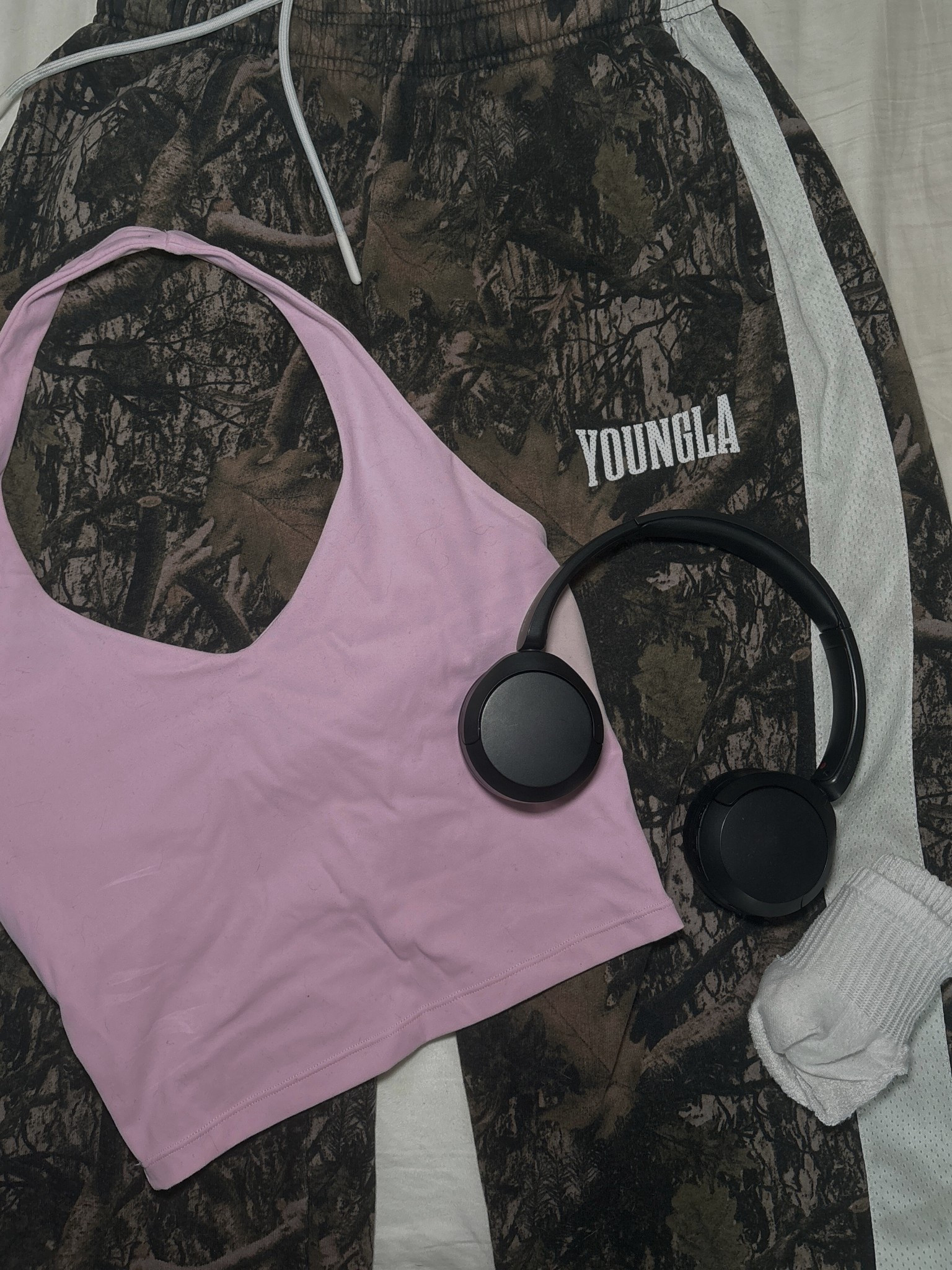 Soft girl meets lifting day 💪🎧
One of my favorite gym outfit combos lately - a comfy pink sports bra paired with camo joggers for an effortless but still cute gym look. Easy to move in, flattering, and perfect for upper body training days.
Shop my gym outfit and workout essentials below - perfect for gym girls, lifting days, and everyday activewear.

gym outfit • workout outfit women • gym girl style • activewear finds • lifting outfit • camo gym pants • sports bra outfit • fitness fashion • gym essentials



#LTKfitness #LTKwinter #LTKsale