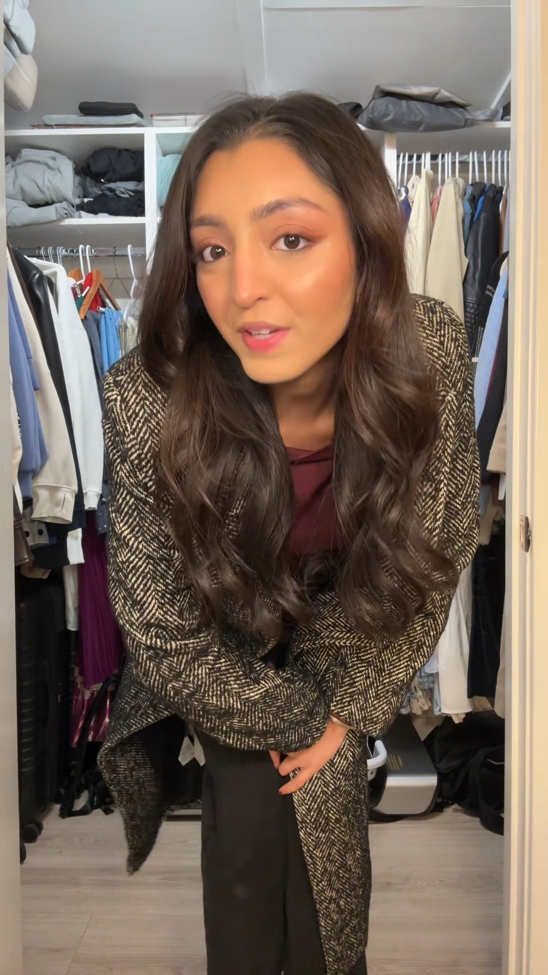 Winter outfit inspiration with pops of burgundy. Burgundy is THE color of winter, esp this year. 

#LTKHoliday #LTKSeasonal #LTKWorkwear