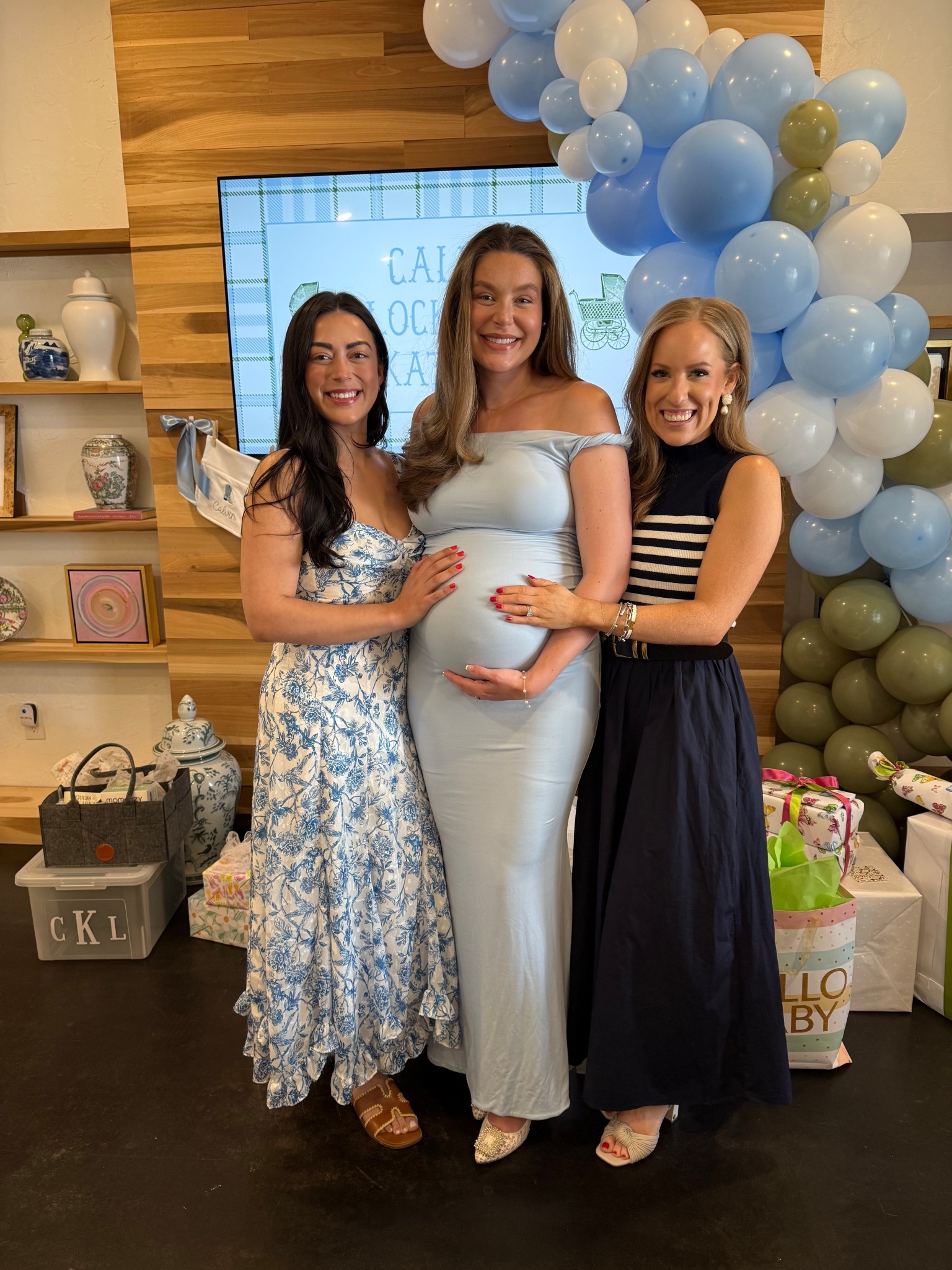 The perfect baby shower dress 💙