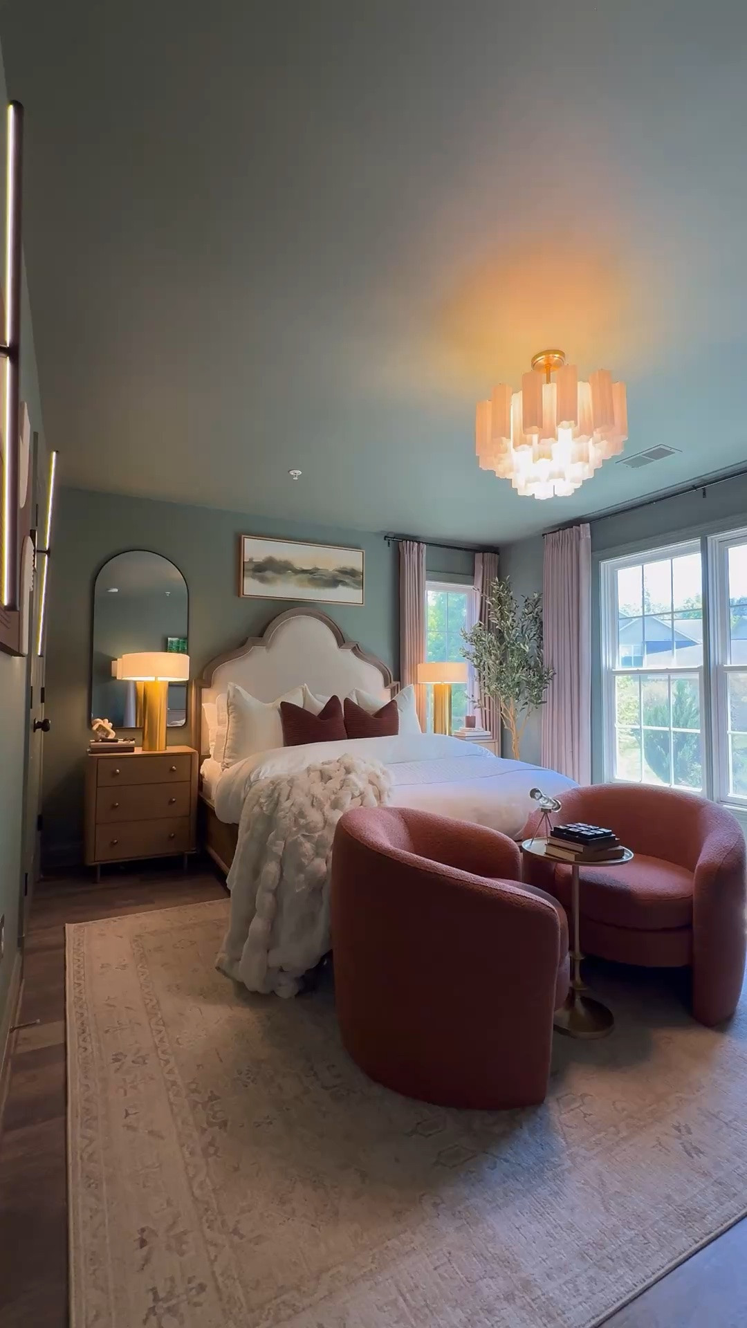 This room is It’s giving luxury boutique hotel vibes and I love it! ☺️ #bedroomdecor

#LTKSaleAlert #LTKHome #LTKSeasonal