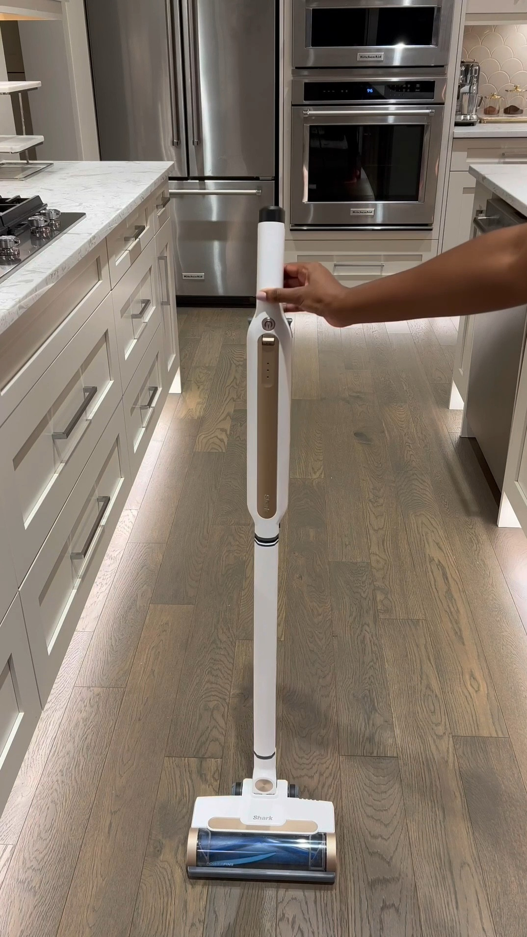 Happy Tuesday friend 💕 
Shop my shop Wandvac 😃



#LTKVideo #LTKHome #LTKSaleAlert