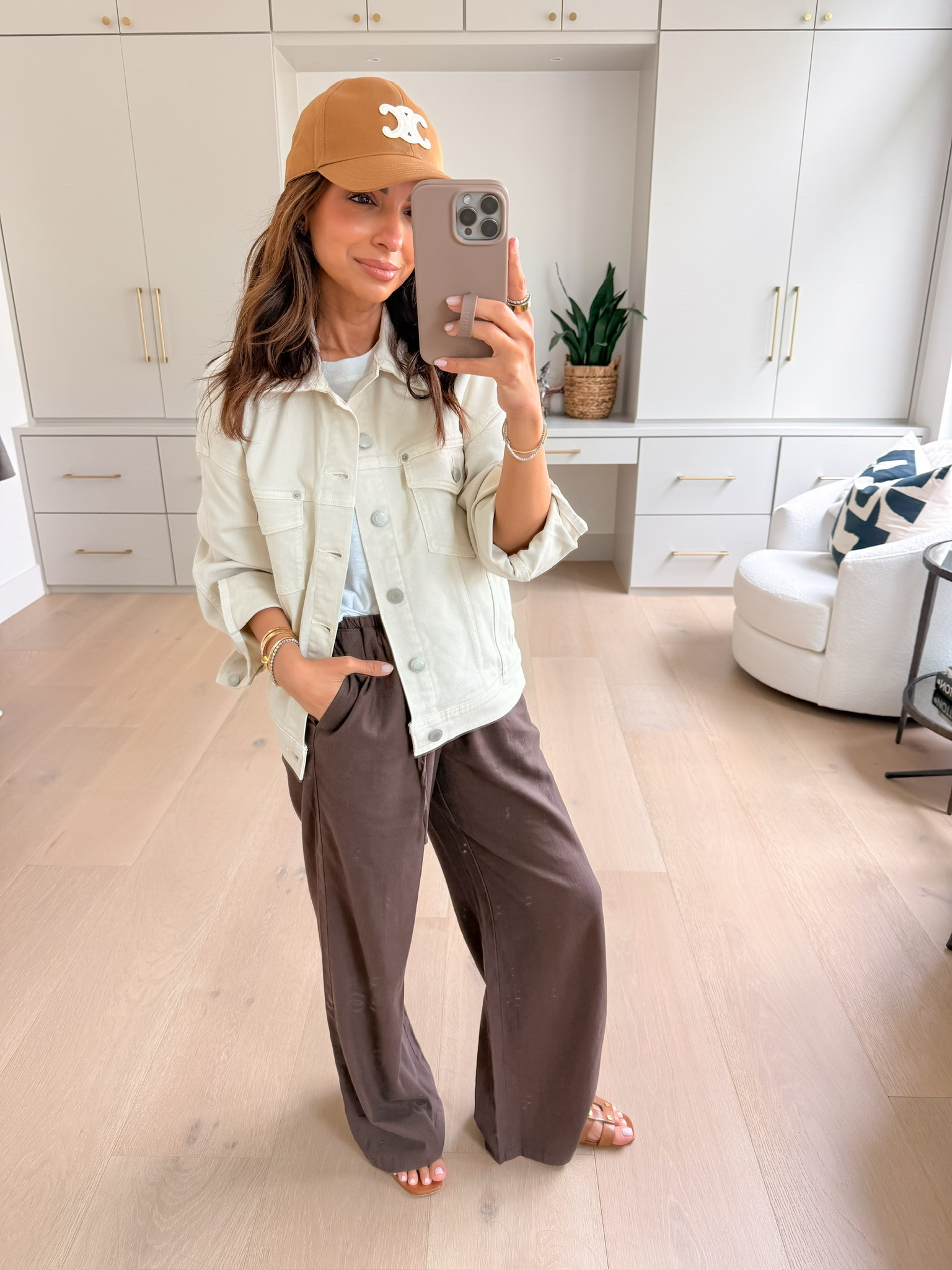How to style a brown linen set for spring 🤎

#LTKootd #LTKOver40 #LTKPetite