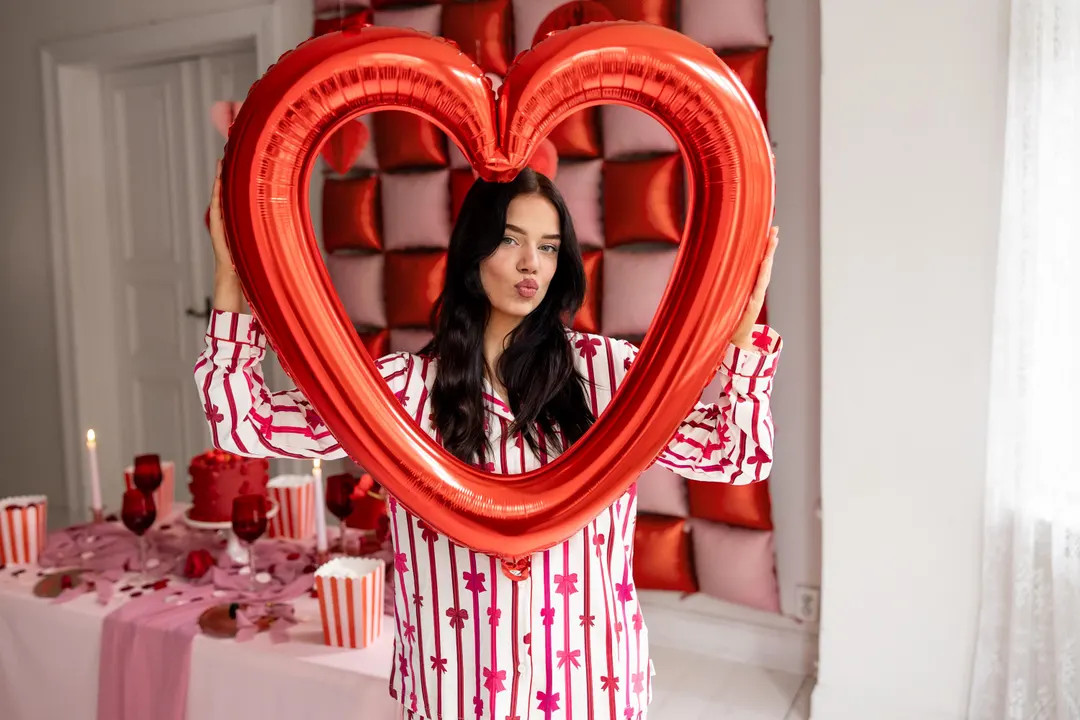 Red Open Heart Shape Balloon Frame Photo Prop Love Be Mine Romantic Decoration Backdrop Valentine... | Etsy (US)