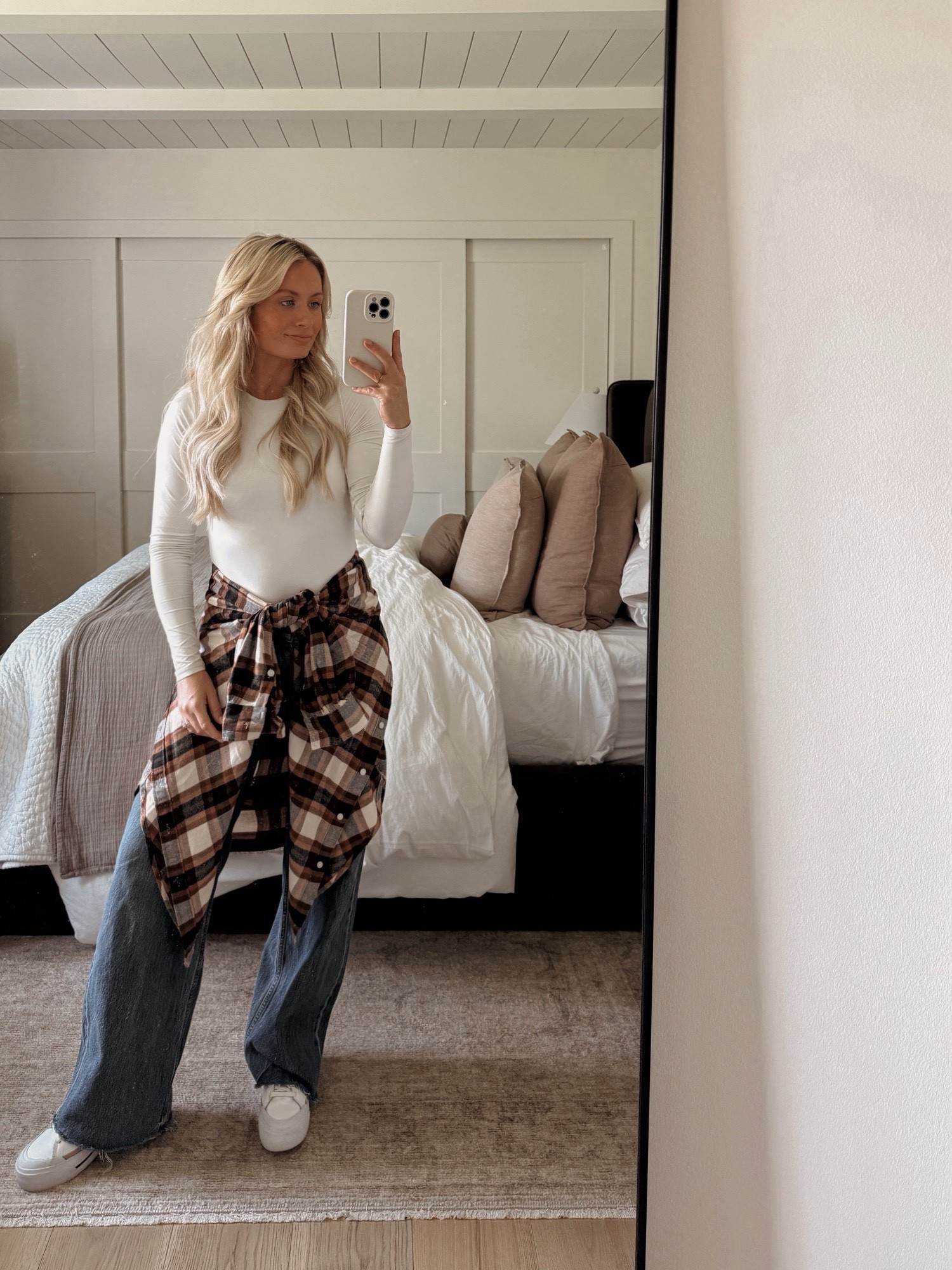 Casual fall outfit! 
JEANS: 24
BODYSUIT: small
FLANNEL: XS
SHOES: true to size 7.5


#LTKPetite #LTKSeasonal #LTKFindsUnder100