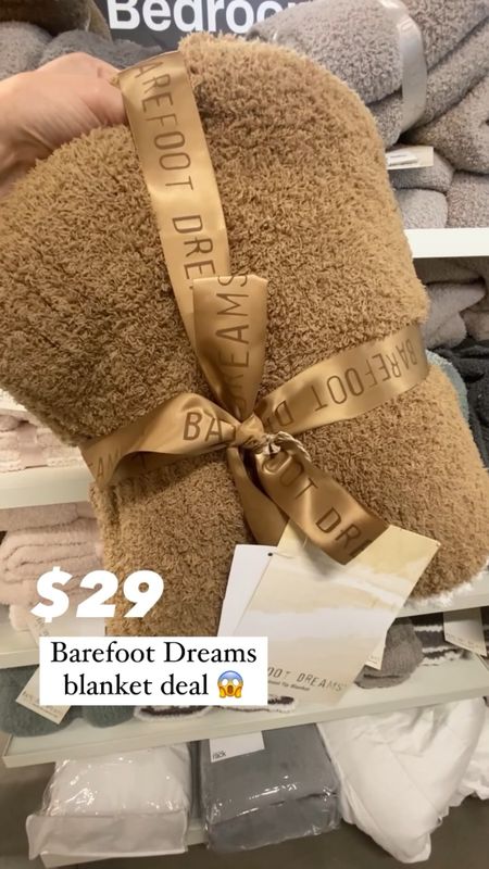 Barefoot Dreams blanket hot deal!! Lowest price we’ve EVER SEEN 😍👏👏 


#LTKunder50 #LTKsalealert #LTKGiftGuide
