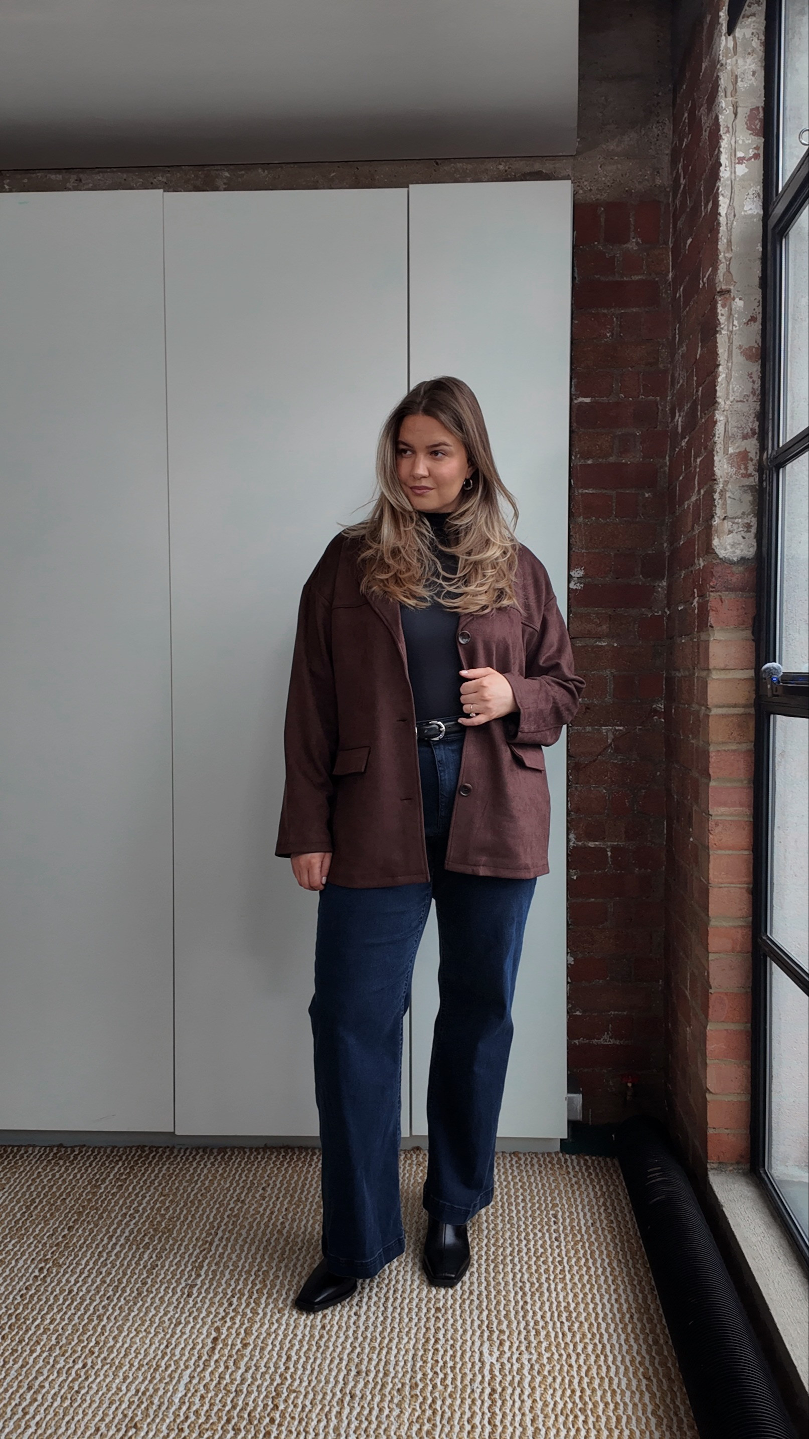 Getting a free stylist when you copy the ecomm outfits online...

New Look suede jacket UK 18
River Island jeans UK 18
Abercrombie matte seamless black top XL
Dehanche belt
Black leather heel boots
Monica Vinader silver hoops
 

 

#LTKspring #LTKmidsize #LTKstyletip