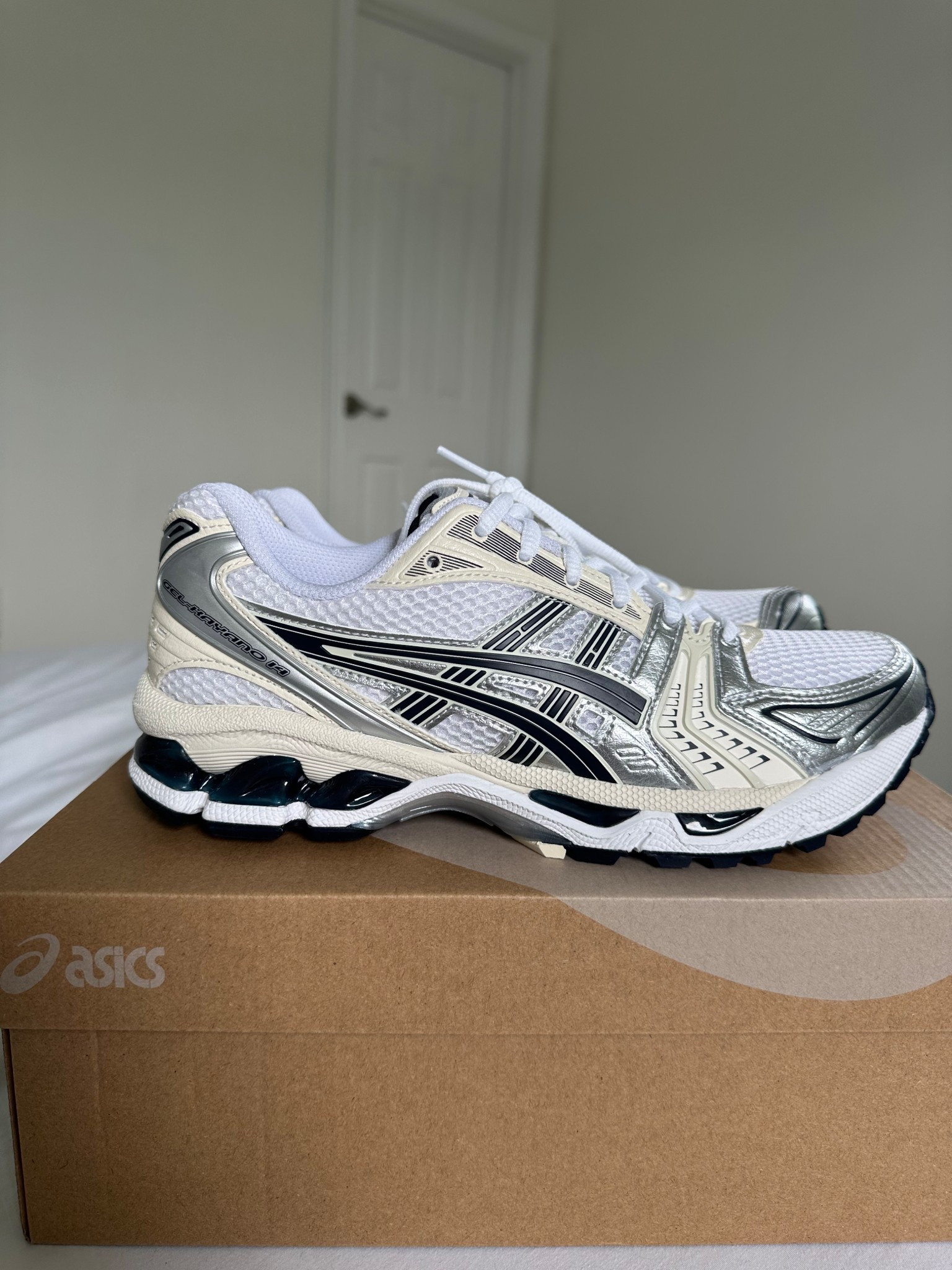 ASICS Gel-Kayano 14 🤍

#LTKShoeCrush #LTKActive #LTKStyleTip
