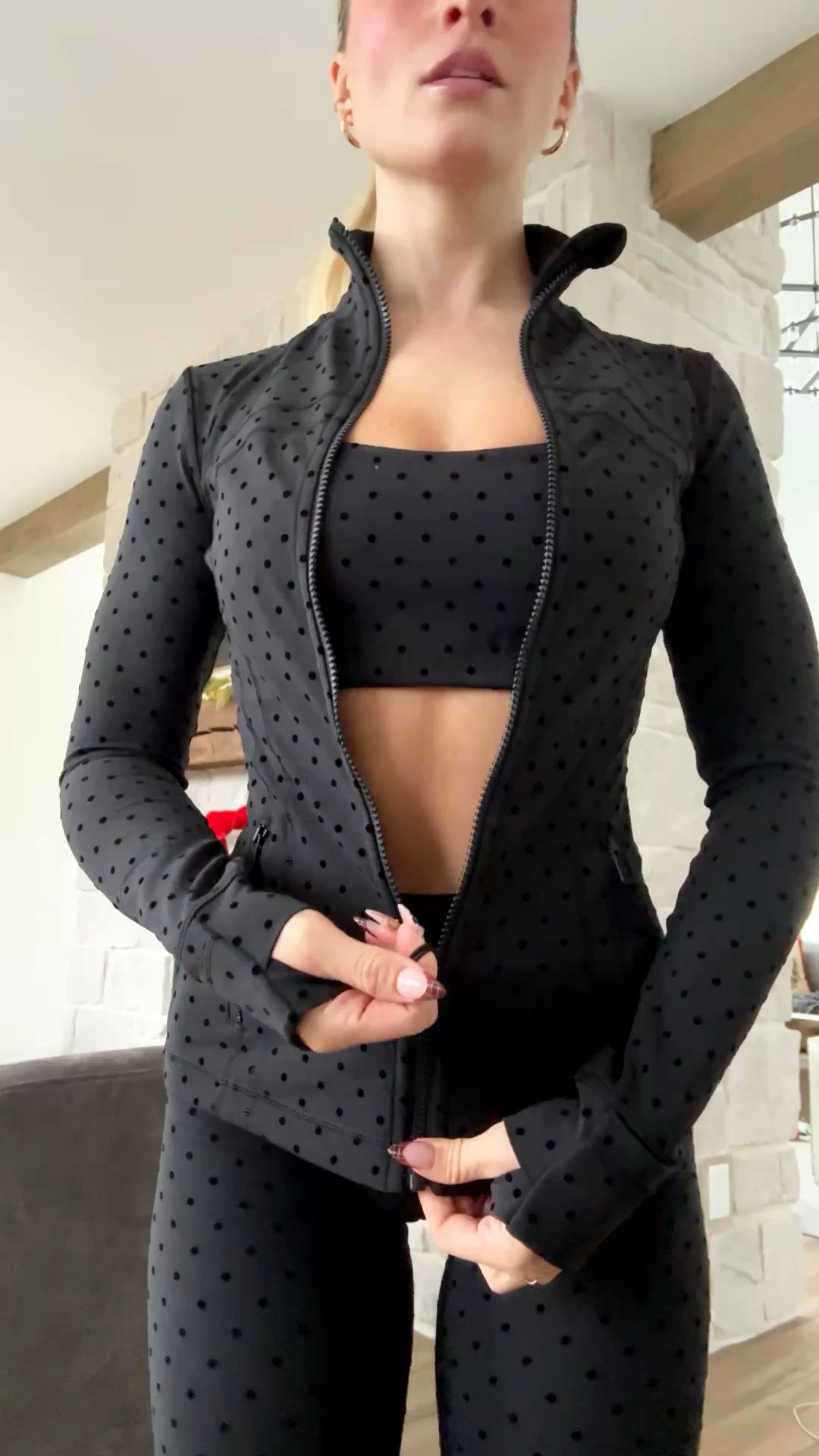 If your size is still in stock in this set…. RUN! Wearing a size 4 in the jacket and 4 in leggings 🤍

#LTKfitnessgoals #LTKHoliday #LTKActive