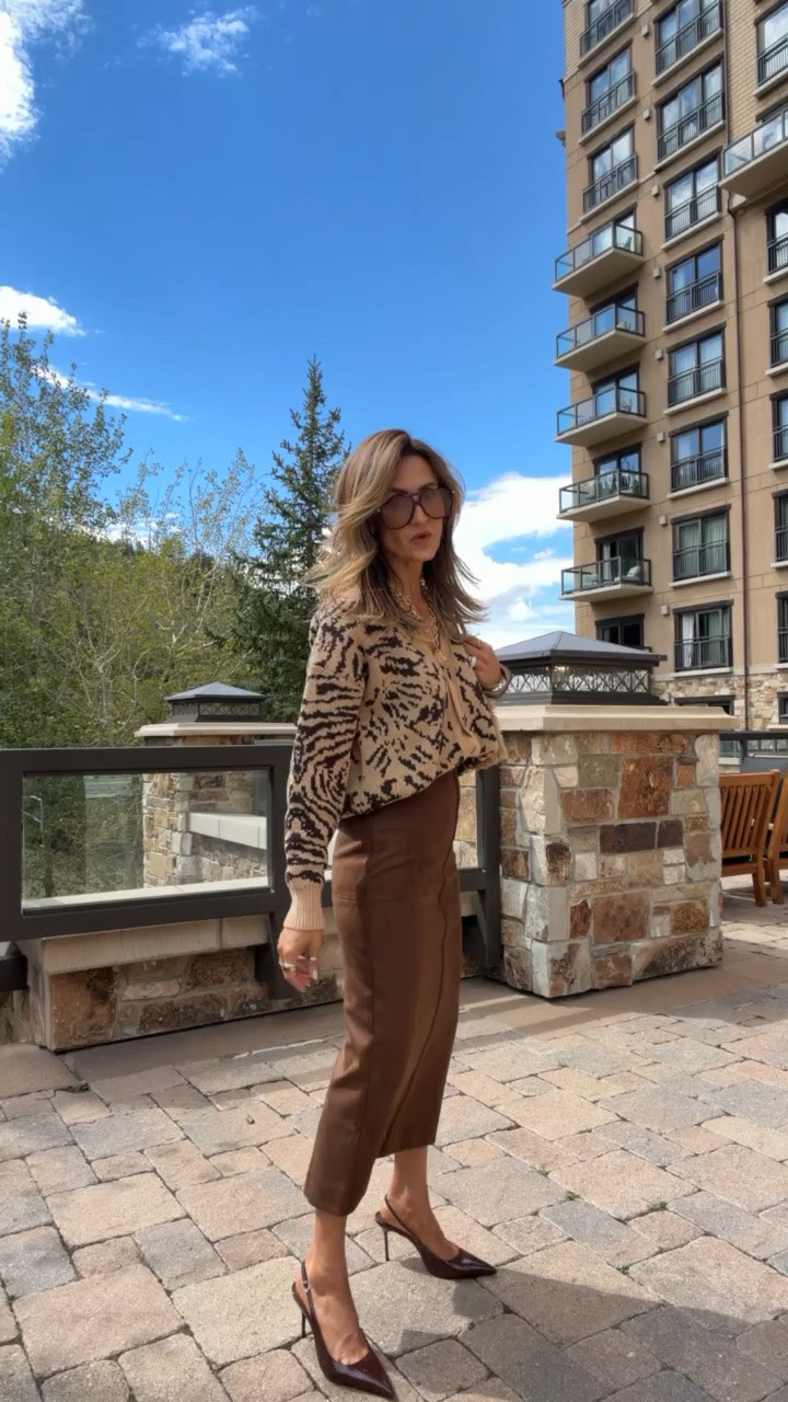 This suede midi skirt is so gorgeous, perfect for spicing up your fall office wardrobe and taking it to happy hour! Pairs so well with this chunky knit for fall

#LTKgrwm #LTKWorkwear #LTKSeasonal
