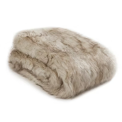 Wild Mannered Luxury Long Hair Faux Fur Throw Blanket in Champagne Fox | Bed Bath & Beyond