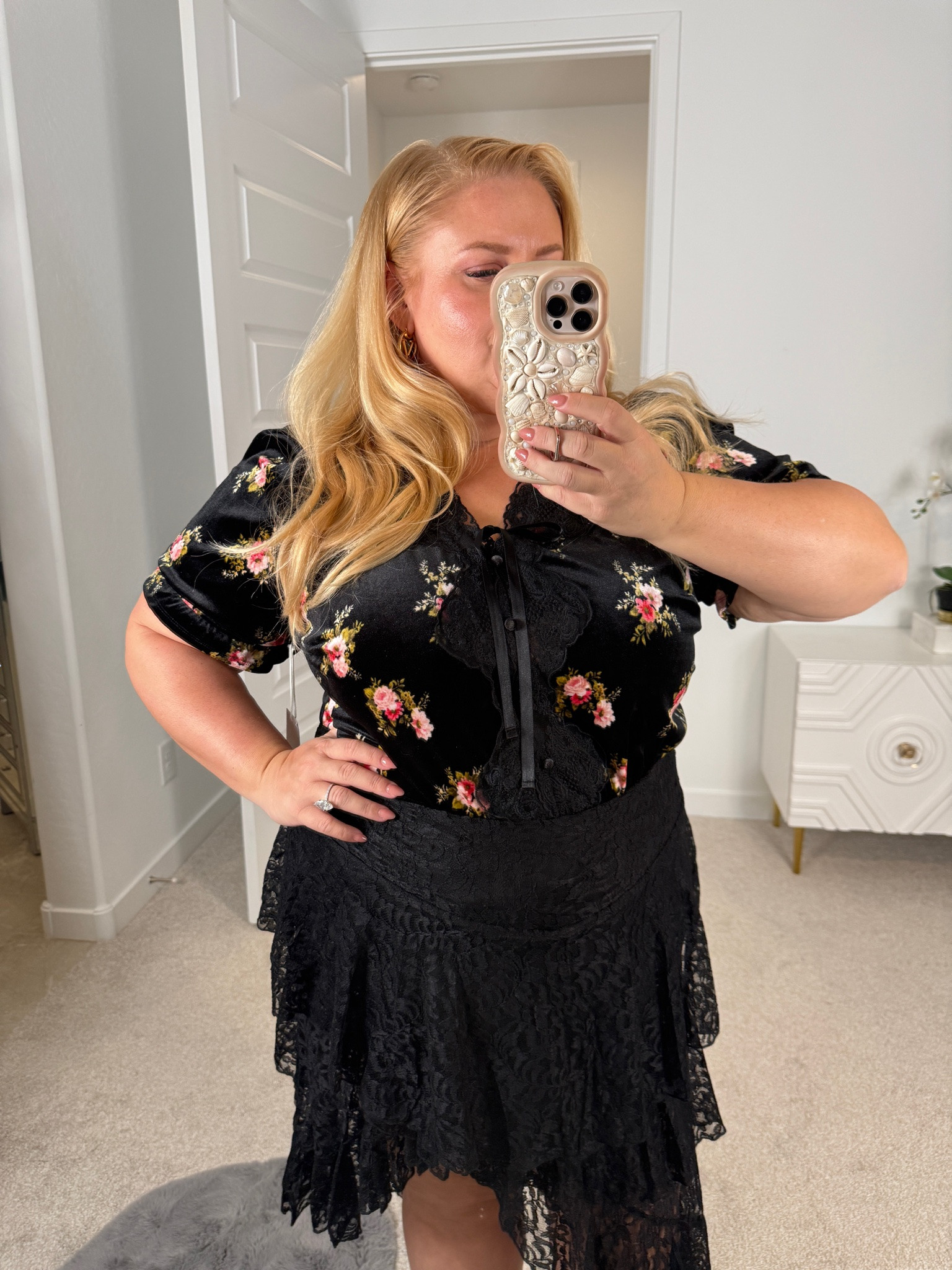 The best skort ever! So dressy and you’d never believe there are built in shorts! Wearing xxl 
Top 1x