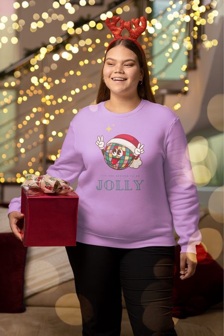 Holly jolly Christmas 🎅🏼 sweatshirtt

#LTKHoliday #LTKmidsize #LTKSeasonal
