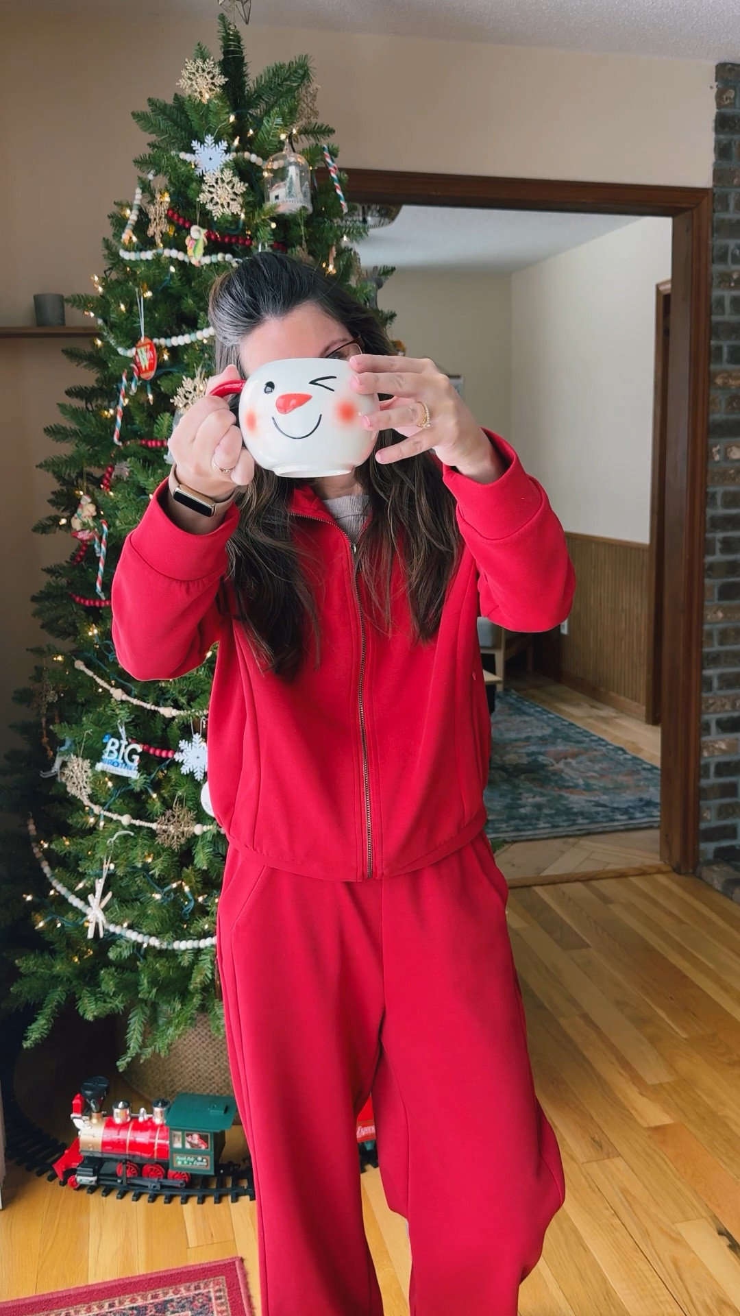 Wearing small in my tee, small in my matching set and 6 in my ugg Tasmans (also linked similar). 


Love these snowman mugs ⛄️ 



#LTKHoliday #LTKPetite #LTKSeasonal
