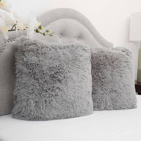 Faux Fur 18 Inch Decorative Throw Pillows (set of 2) - Silver | Bed Bath & Beyond