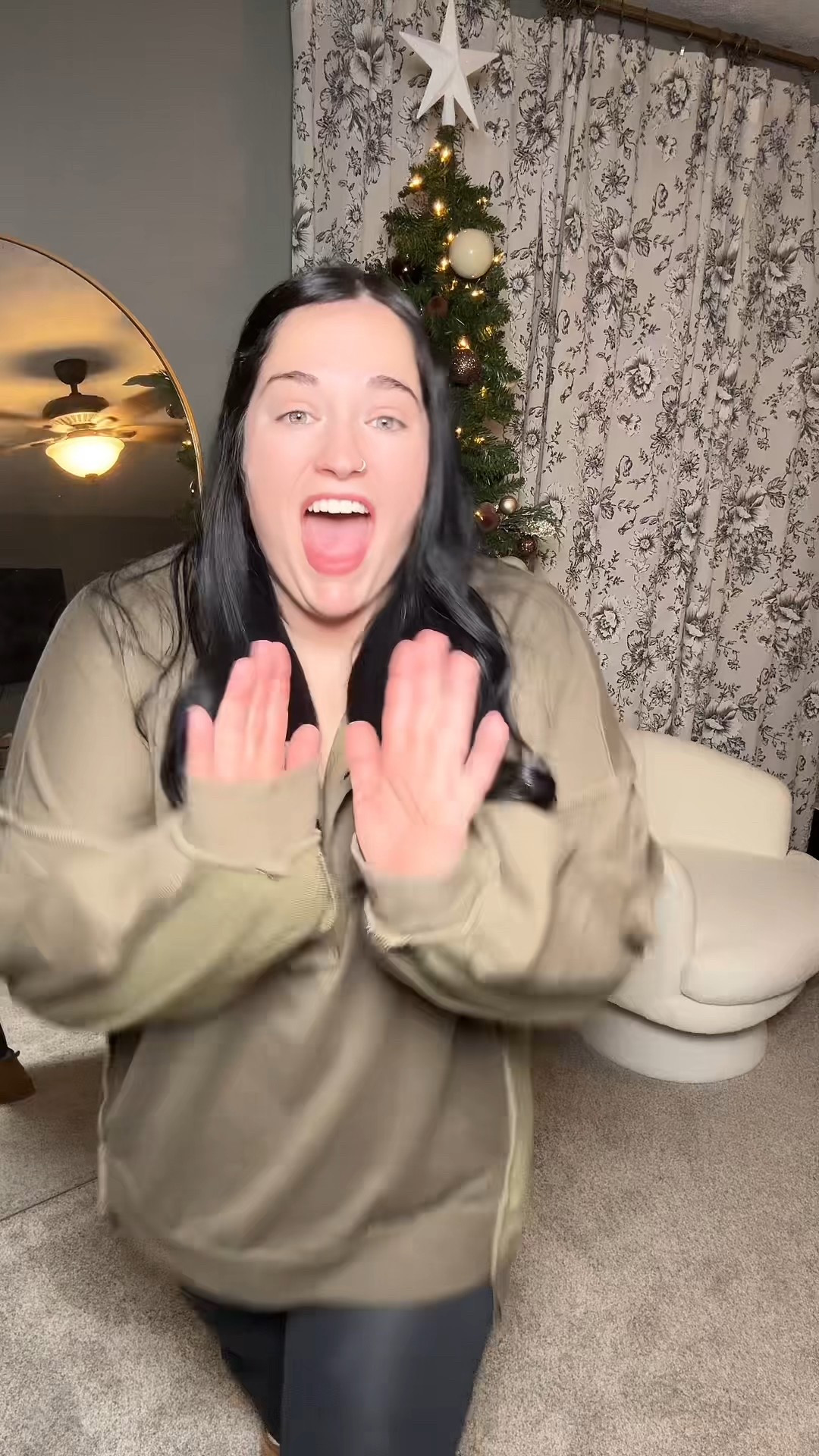 This oversized henley sweatshirt is that throw-on-and-go piece I live in 🙌
Soft, comfy, flattering, and perfect with leggings or jeans for everyday mom life.
Linked in LTK 🤍

#OversizedStyle #HenleyTop #CasualChic #EverydayWear #FallBasics #ComfyOutfits #LTKFinds #LTKStyle #MomStyle #NeutralFashion

#LTKPlusSize #LTKGiftGuide #LTKHoliday