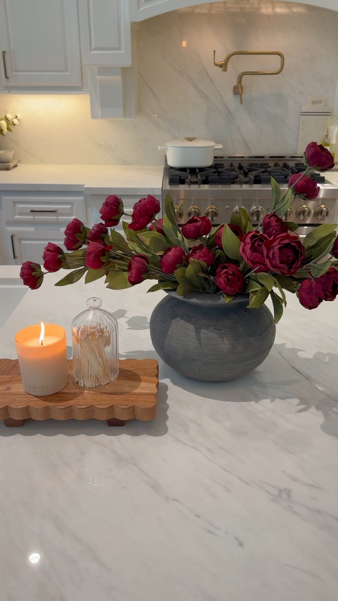 New color arrived in time for your fall decor!

Peonies
Fall decor
Vase