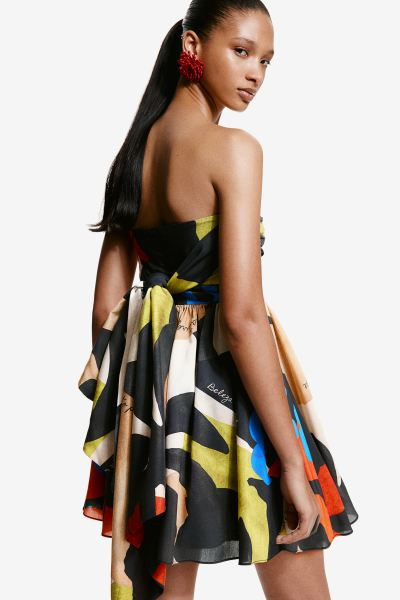 Bandeau Dress with Flared Skirt - Sleeveless - Short - Black/patterned - Ladies | H&M US | H&M (US + CA)