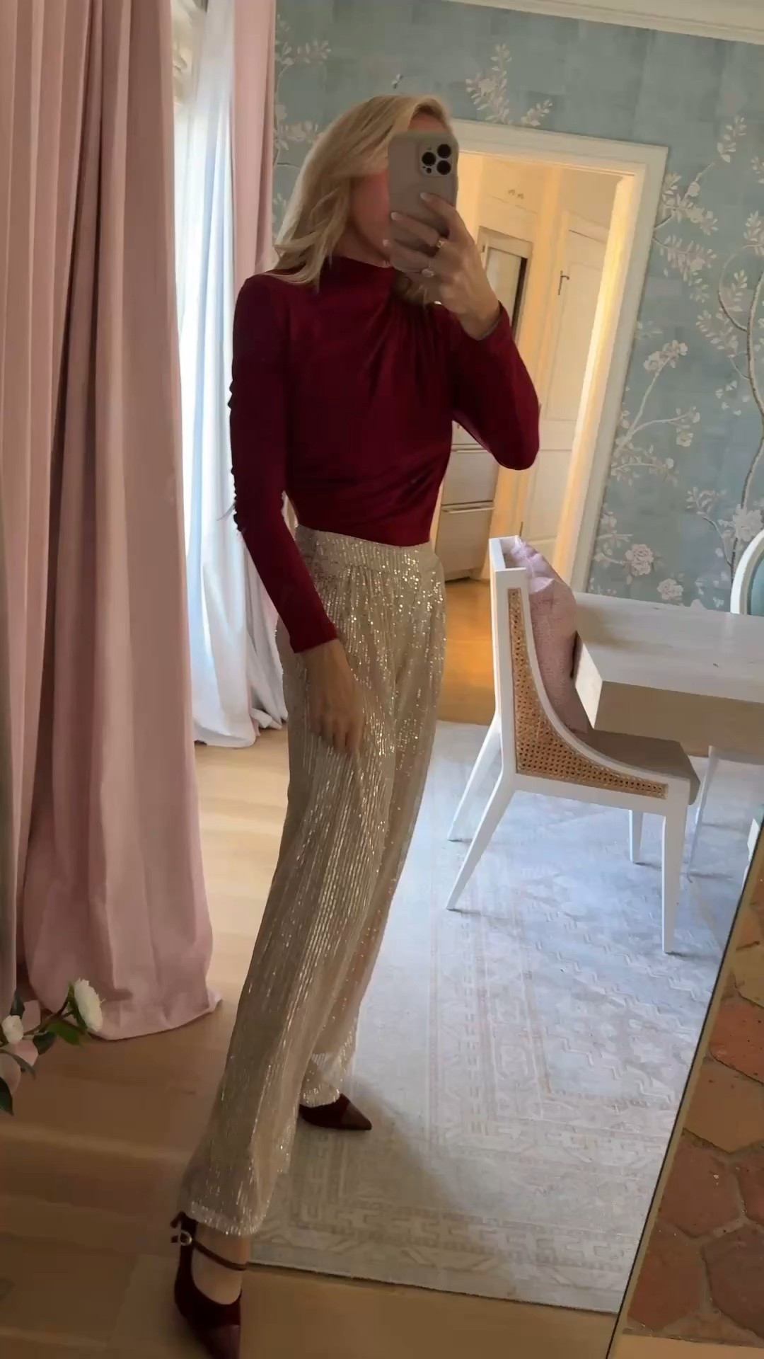 When cozy meets celebration ✨ a little shimmer, a little warmth, and a reminder that getting dressed can feel joyful too.



#EverydayElegance #WinterStyle #WearWhatYouLove