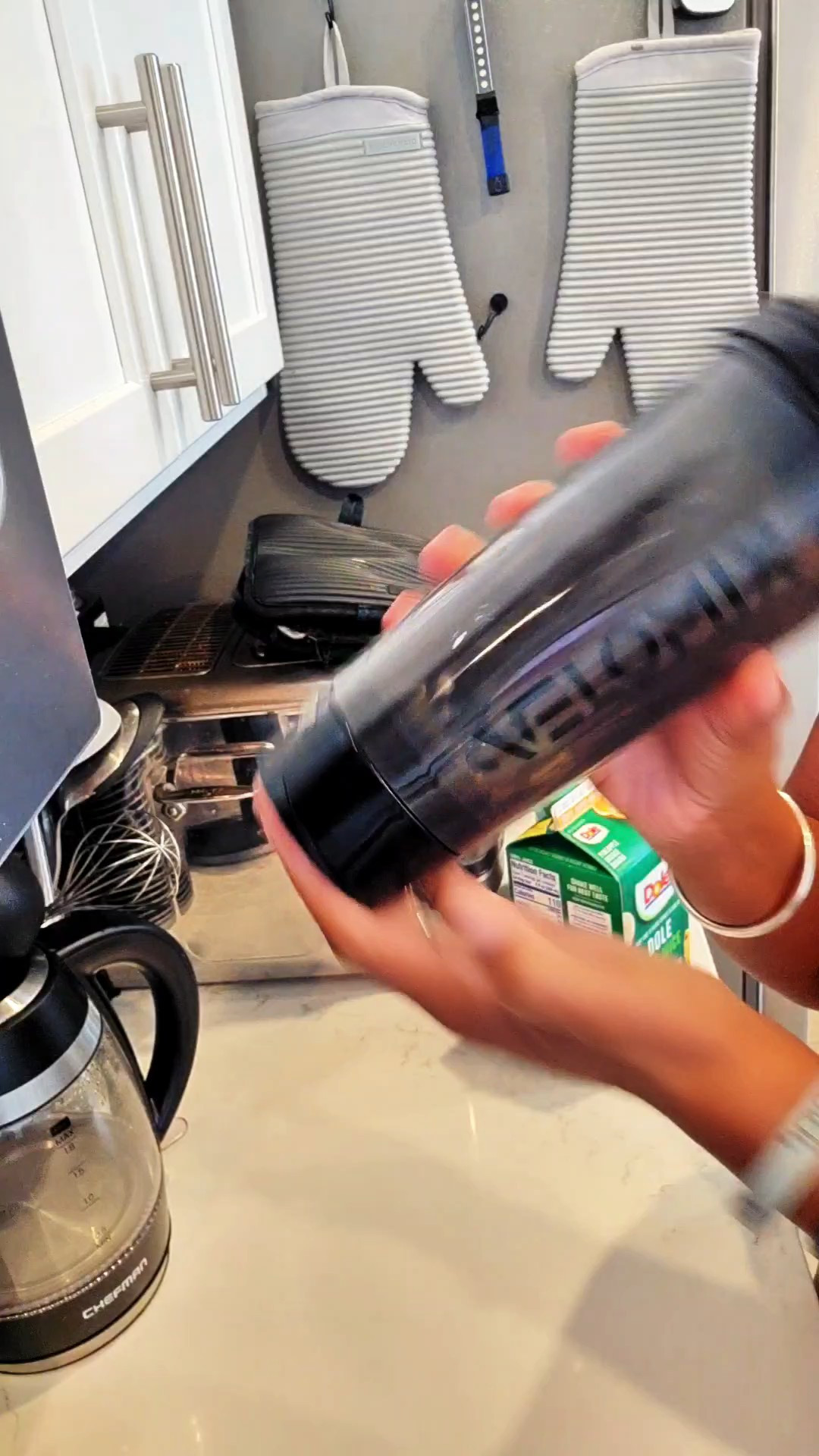The electric shaker cup I use for my collagen + protein drinks. Press the button, it mixes for 30 seconds, then shuts off automatically. Easy, simple, and one less thing to shake by hand.#ProteinShaker #CollagenRoutine #AmazonFinds #WellnessFinds

#LTKdayinmylife #LTKfitnessgoals #LTKmorningroutine