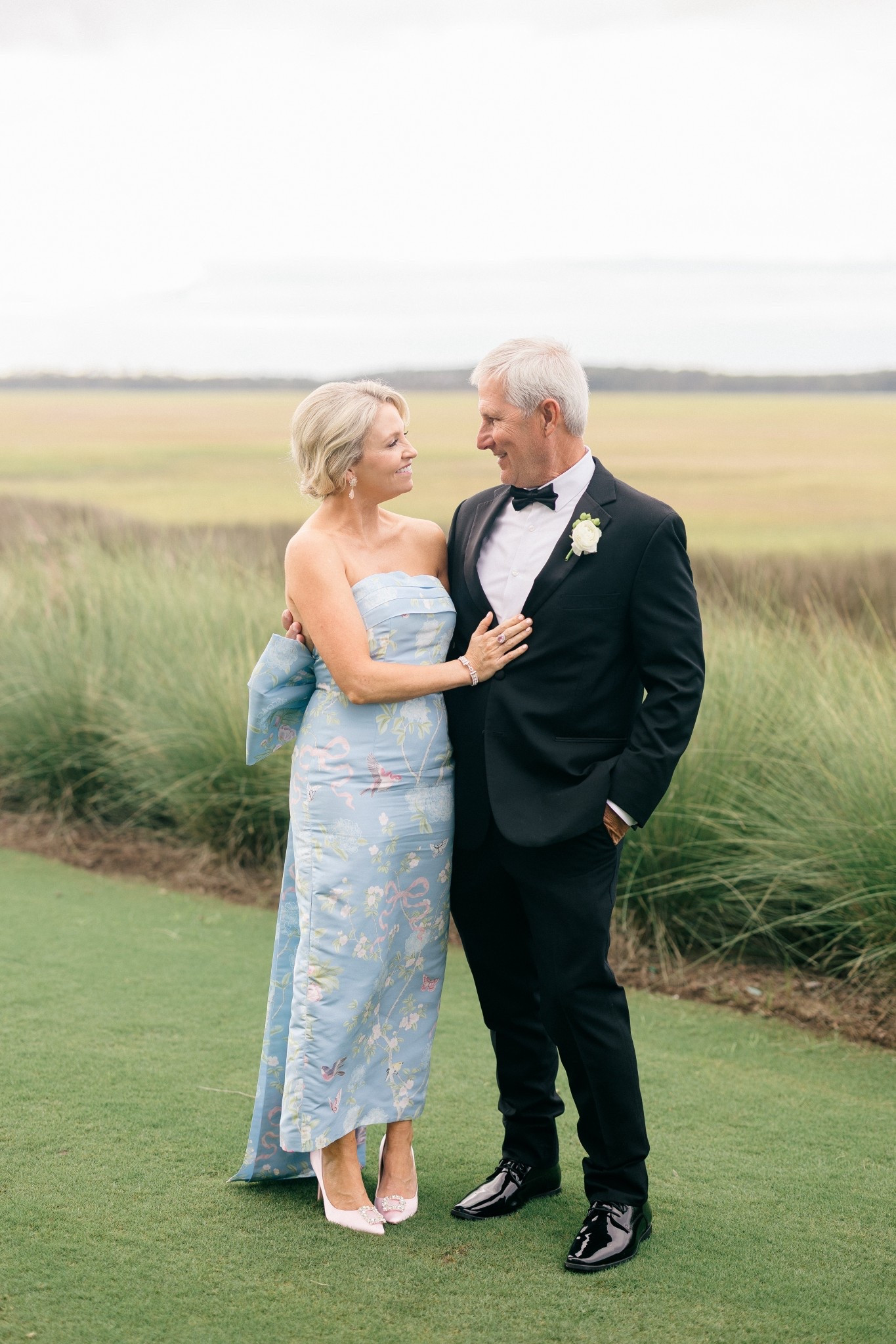 Calling all mother of the brides…this is the roundup for you!  Linking a ton of options from the designer of the dress I wore to my stepdaughters wedding in the fall, plus several others from another brand worn by her mom and MIL. These dresses are all STUNNING!!!