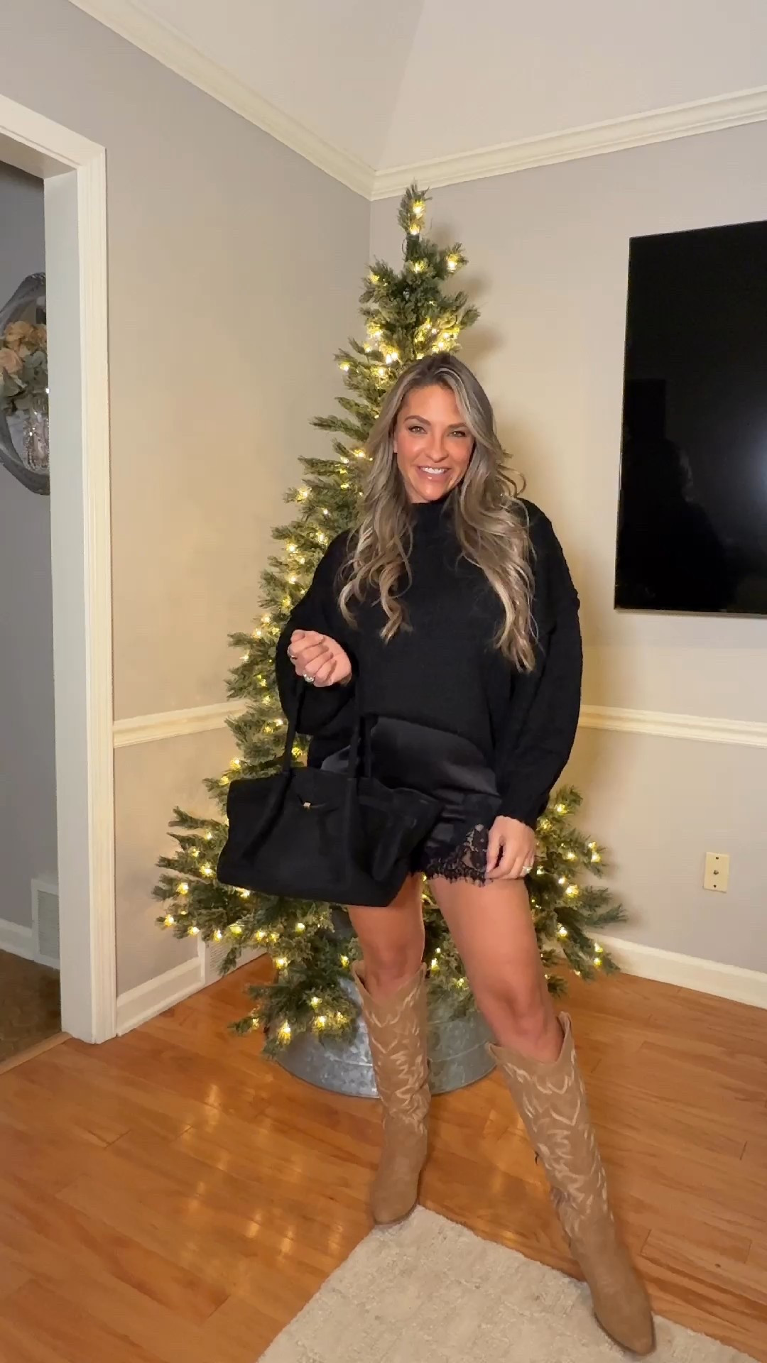 All black outfit just hits every time 

#LTKHoliday #LTKmomlife #LTKGiftGuide