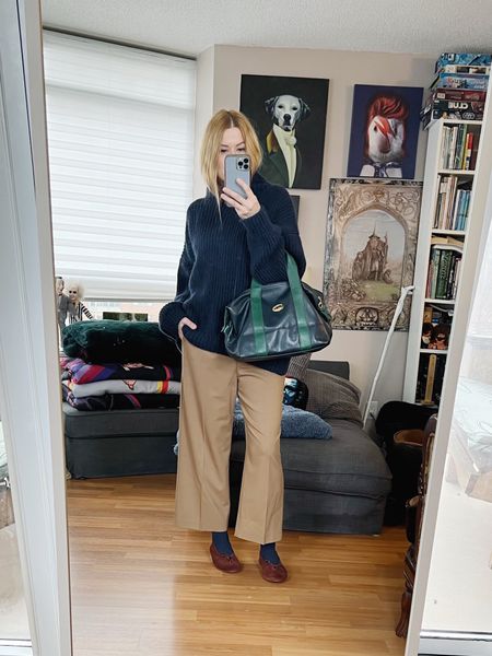 I’m getting my coat per wear down on this sweater. These trousers are actually a much darker camel than the lighting shows  Bag is vintage.
•
#springlook  #torontostylist #StyleOver40  #fashionstylist #FashionOver40  #MumStyle #genX #genXStyle #shopSecondhand #genXInfluencer #genXblogger #Over40Style #40PlusStyle #Stylish40


#LTKstyletip #LTKover40