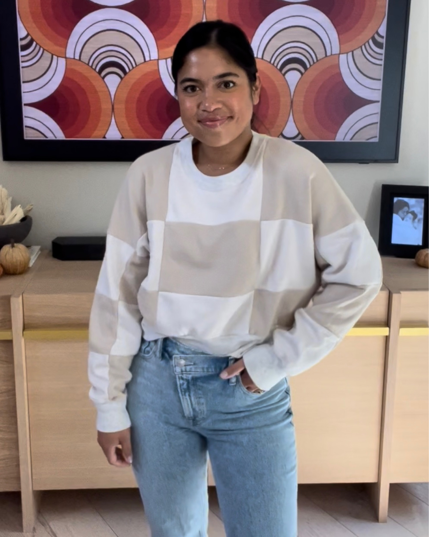 Loving this checkered sweatshirt! On sale in the LTK app starting Sunday!
Wearing a small in sweatshirt
Wearing 27 in jeans 


#LTKunder50 #LTKSale #LTKSeasonal