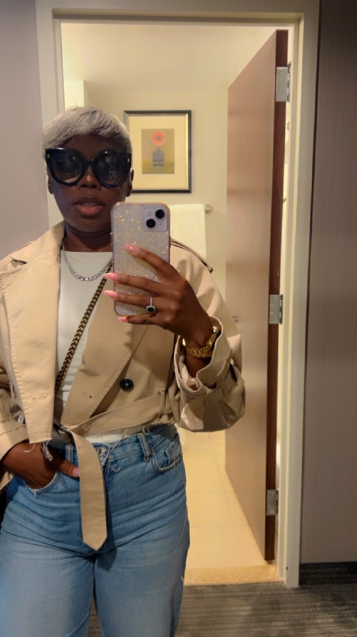 Cropped jackets and high waisted jeans are always a great idea. Btw, have you watched my latest mini vlog on YouTube. This video is just a snippet. 😌 Find me @yourmanifestingmentor ✨

#LTKStyleTip