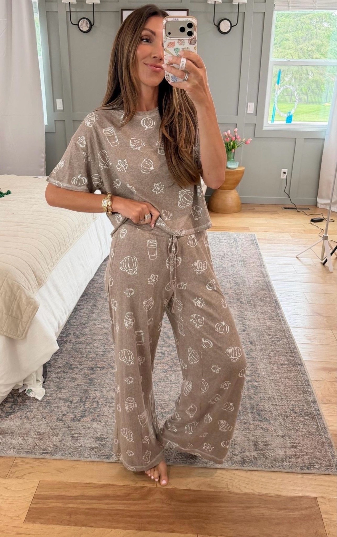 You know how obsessed I am with pajamas, these did not disappoint I can’t even describe this level of soft! 🍂

#fall #walmartfinds

#LTKmomlife #LTKselfcare #LTKSeasonal