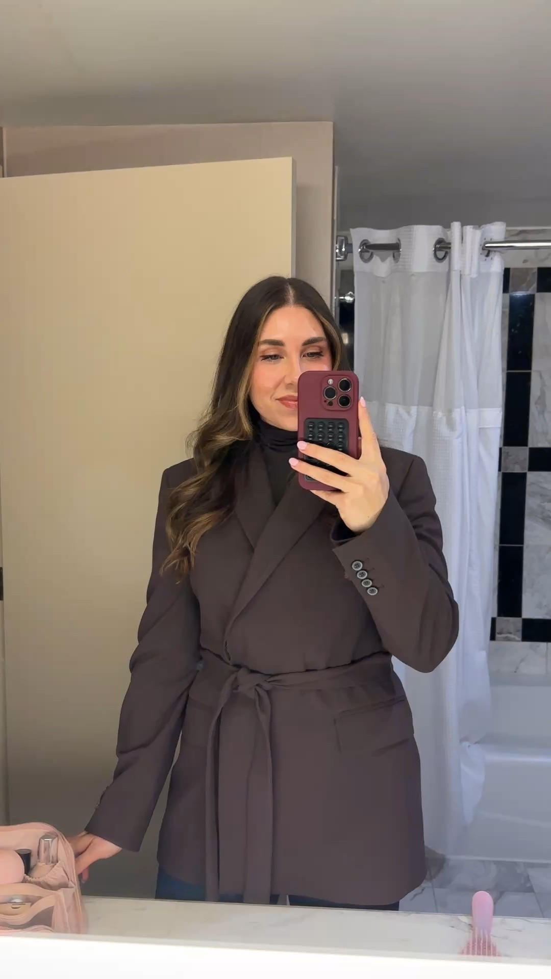 Work Conference Outfit 🤎~ love this blazer because it’s versatile enough to wear for work or a girls night! 

Brown Blazer | Aritzia Sale | Business Casual  | OOTD | Work Outfits 

#LTKBeauty #LTKGiftGuide #LTKWorkwear