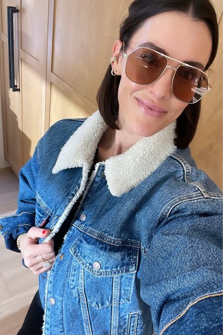 FASHION \ winter Sherpa Jean jacket and sunglasses! Jacket is oversized - wearing a small.

Mom outfit 

#LTKSeasonal #LTKstyletip