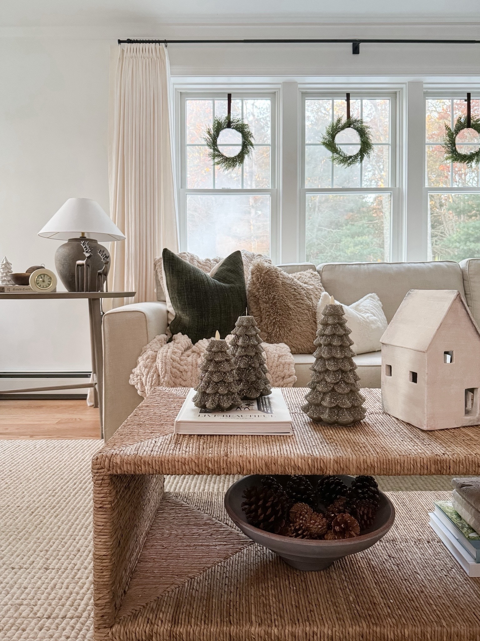 Cozy Living Room Decor

Christmas decor  modern Christmas  cozy decor  neutral decor  Christmas home decor  seasonal decor  Christmas finds  home decor 

#LTKHoliday #LTKHome #LTKCyberWeek