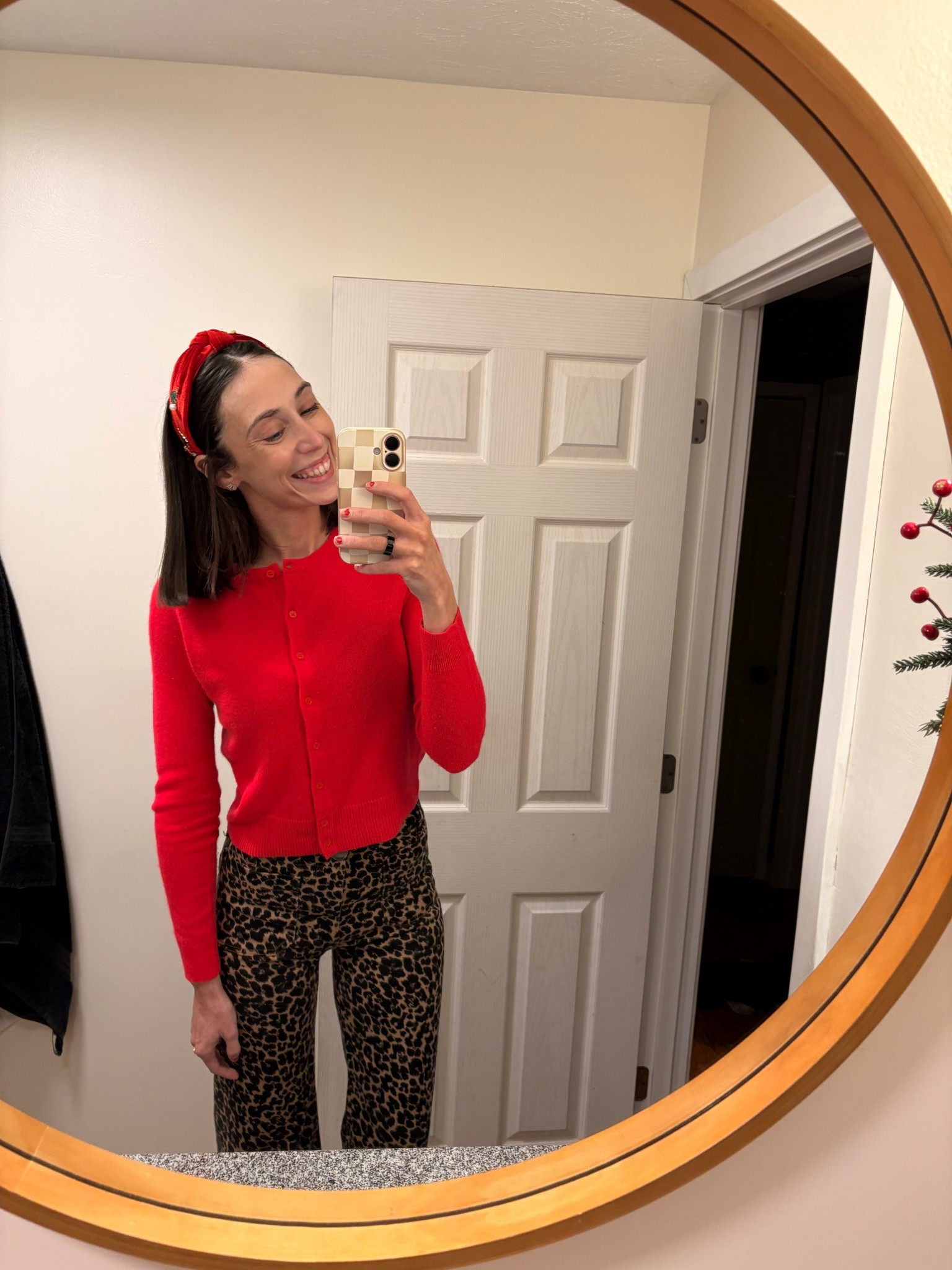 Christmas and winter outfit I can’t stop wearing again and again! ❄️ cozy, flattering, and SO easy to recreate. Every piece is linked and on repeat all season! Plus it’s even on SALE!  🤍🙌🏻

#LTKGiftGuide #LTKHoliday #LTKSaleAlert