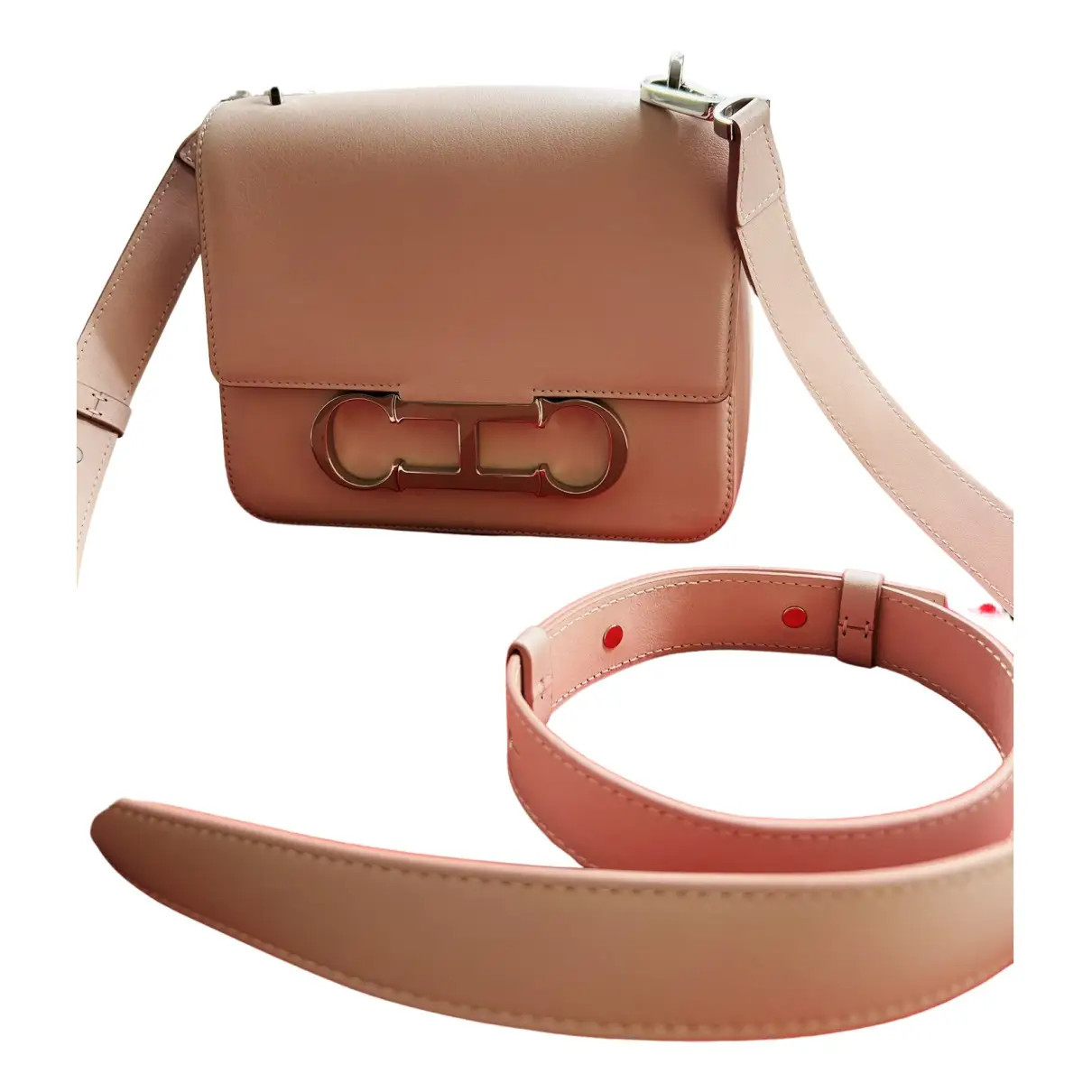 Leather crossbody bagCarolina Herrera | Vestiaire Collective (Global)