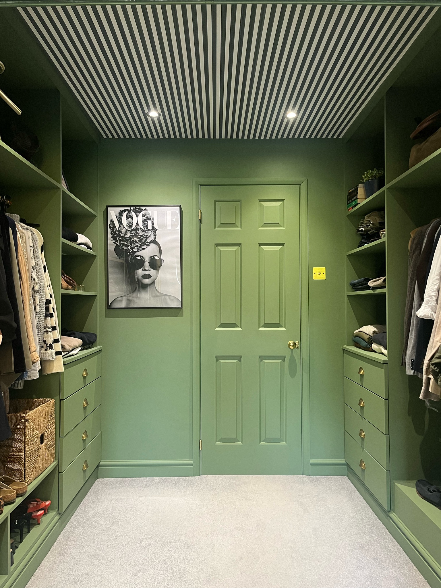 Dressing room with wallpapered ceiling! 💚🤍🖤

#LTKstyletip #LTKhome #LTKuk