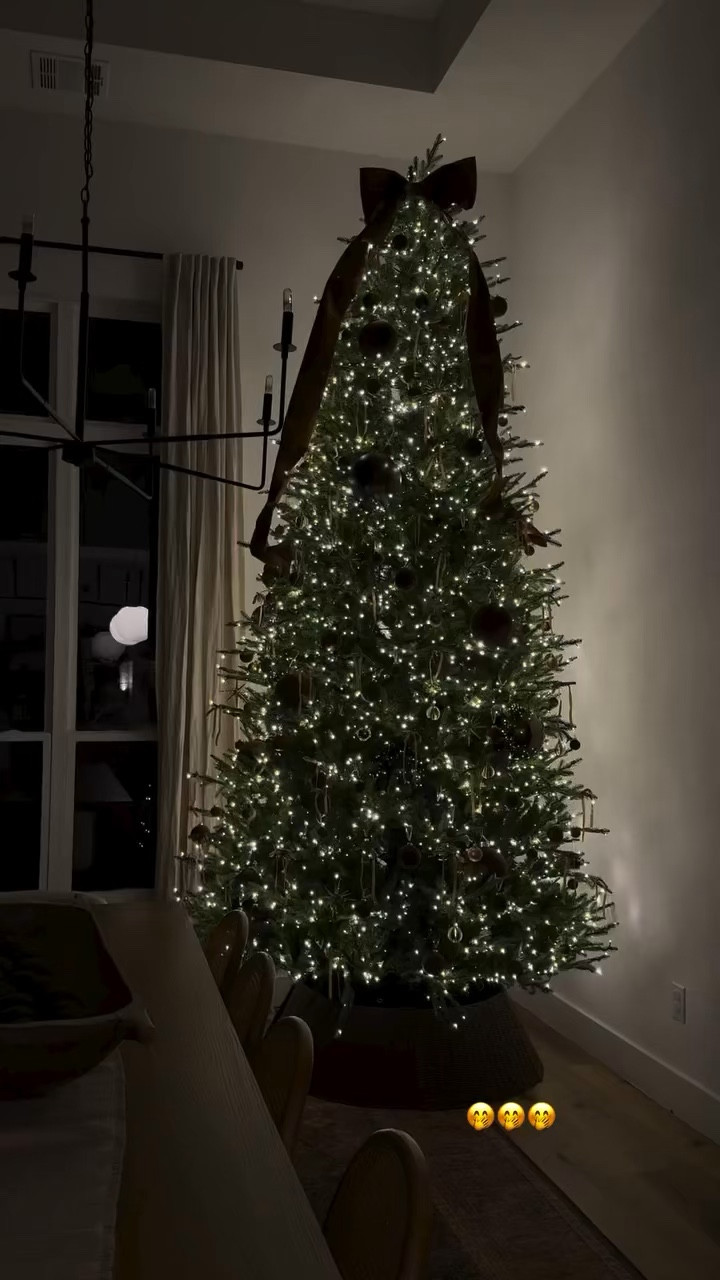 The most magical time of the year ✨

#LTKHome #LTKSeasonal #LTKHoliday