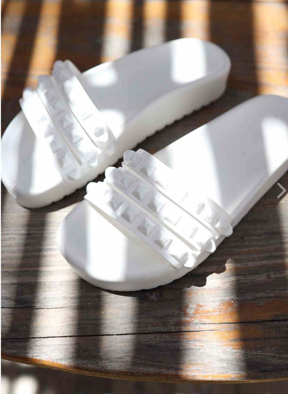 Carmen Sol viral
Slides on major sale

#LTKFestival #LTKFindsUnder100 #LTKSeasonal