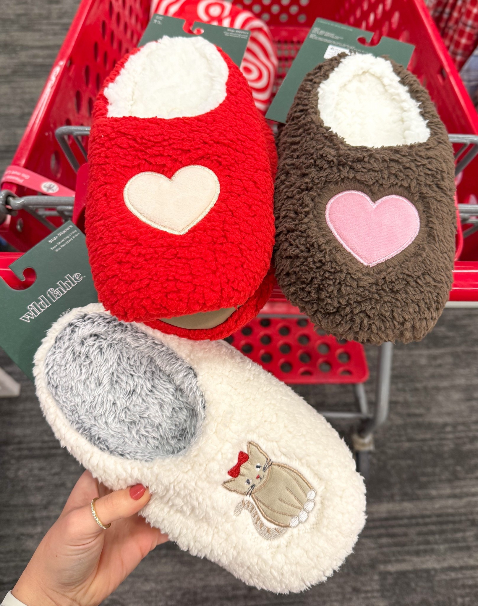 New slippers ❤️

#LTKPlusSize #LTKgrwm #LTKMidsize