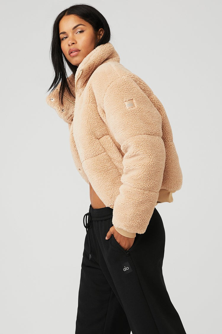 Sherpa Snow Angel Puffer | Alo Yoga (US)
