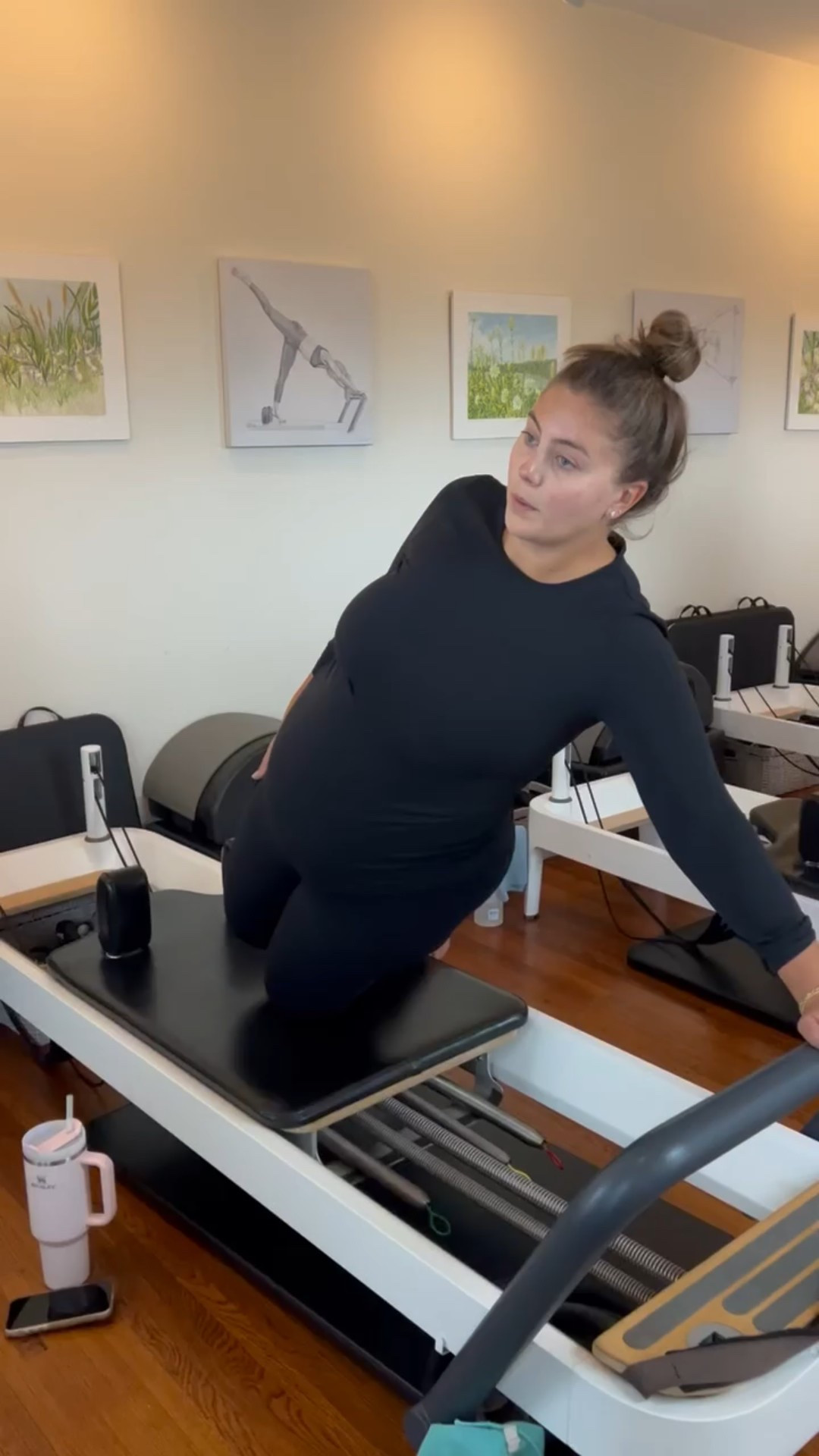 Westing size XXL in top & leggings. 

#LTKmorningroutine #LTKmomlife #LTKfitnessgoals